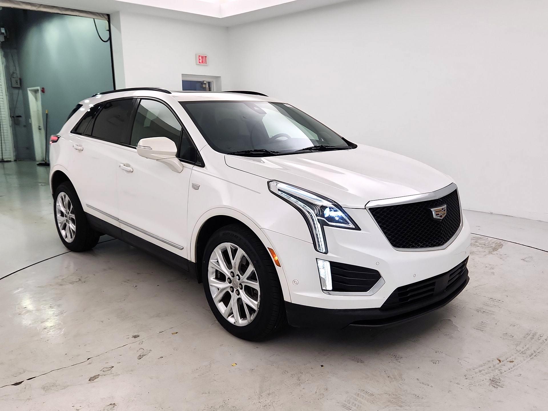 White 2020 Cadillac XT5 SUV / Crossover Four-Wheel Drive Automatic