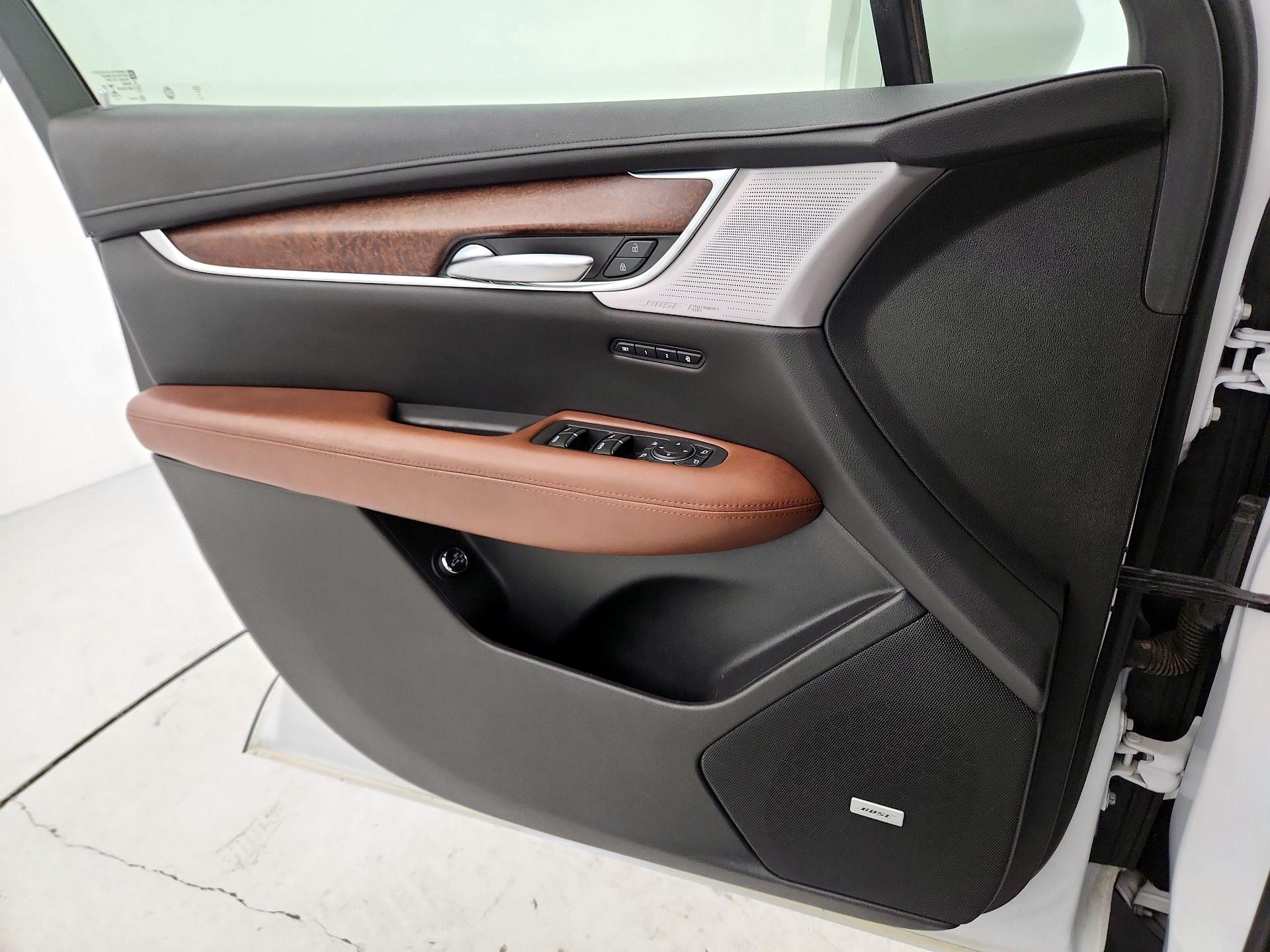 Thumbnail: 2020 Cadillac XT5 - 10