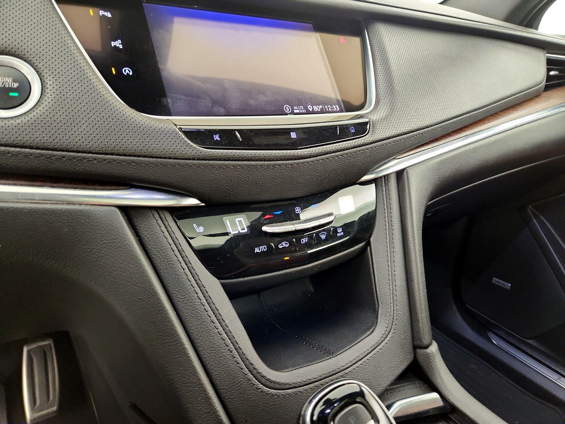 Thumbnail: 2020 Cadillac XT5 - 15