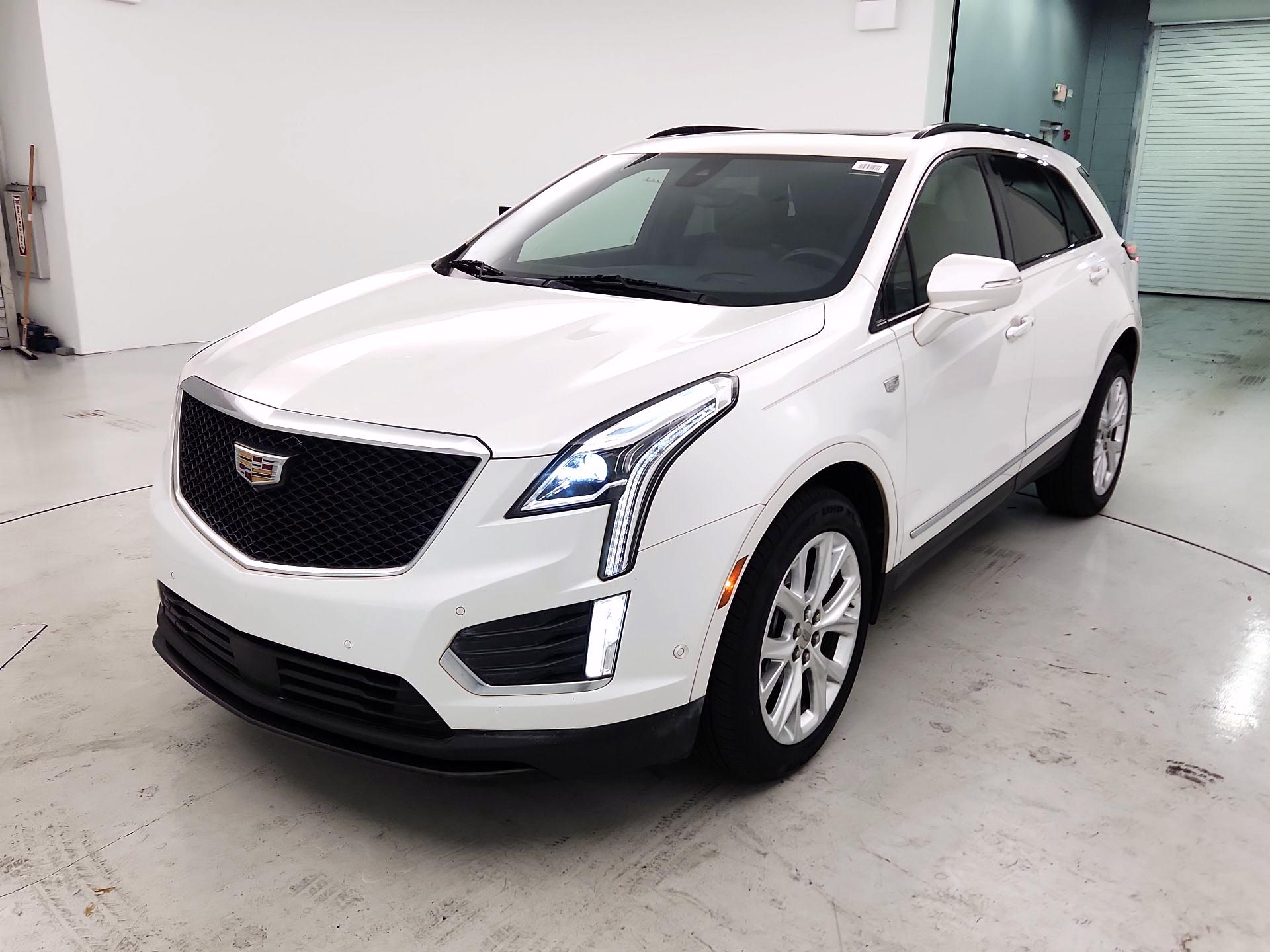 Thumbnail: 2020 Cadillac XT5 - 3