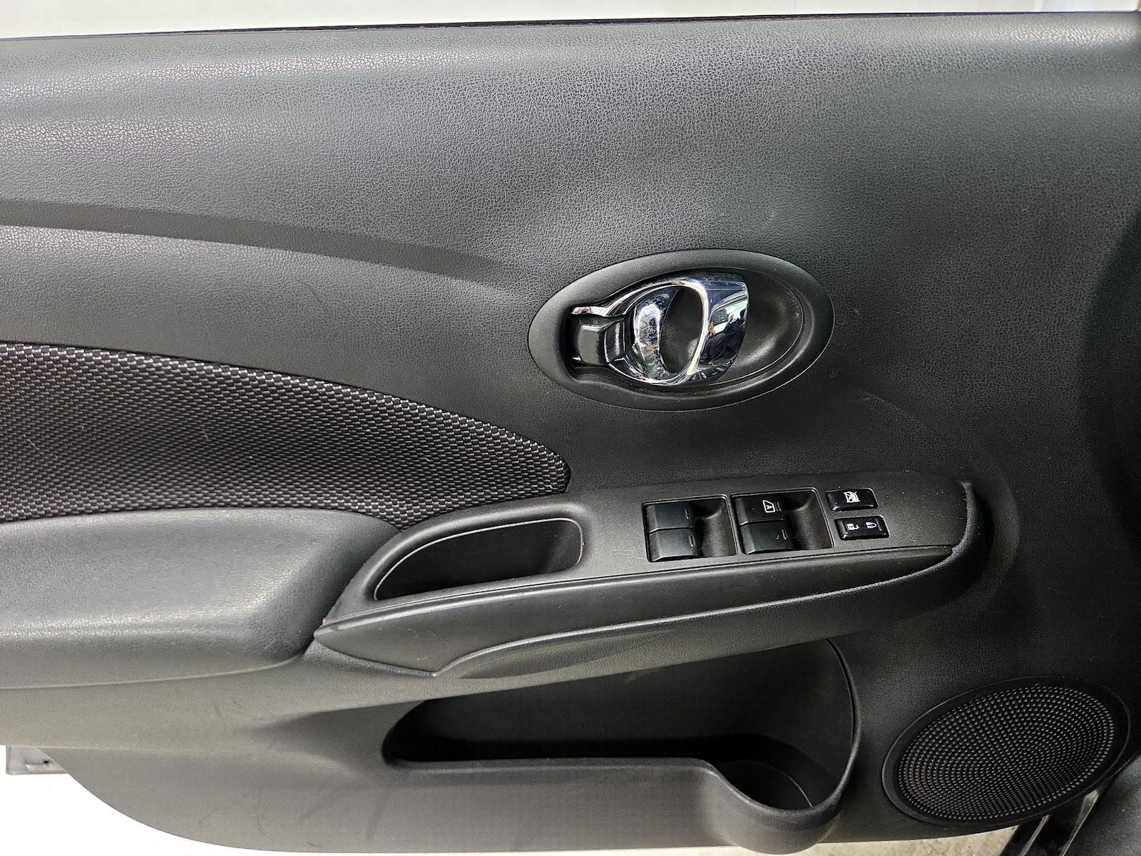 2017 Nissan Versa Sedan SV - Photo 13