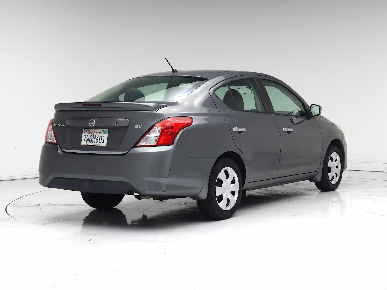 2017 Nissan Versa Sedan SV - Photo 9
