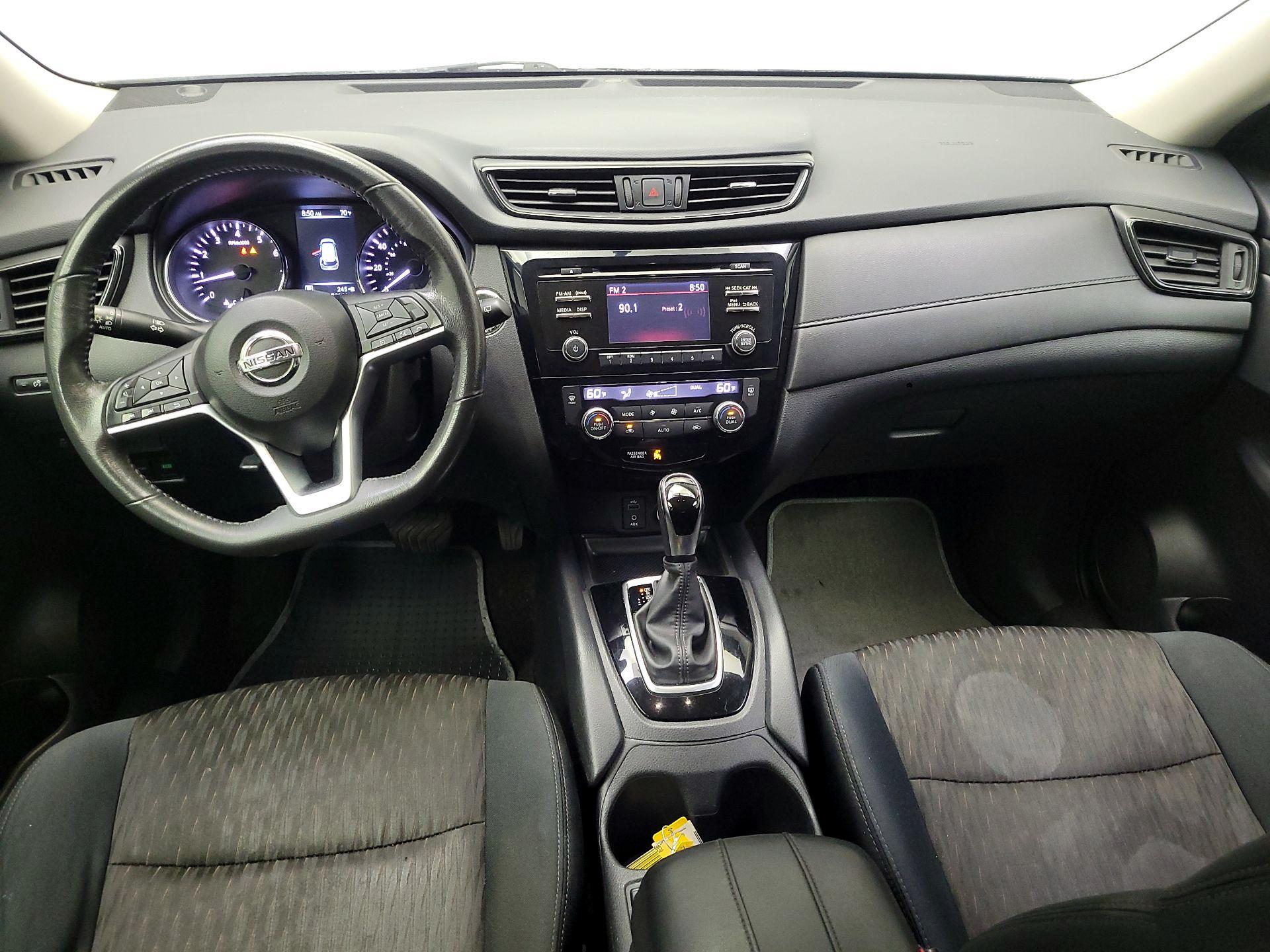 Thumbnail: 2017 Nissan Rogue - 9