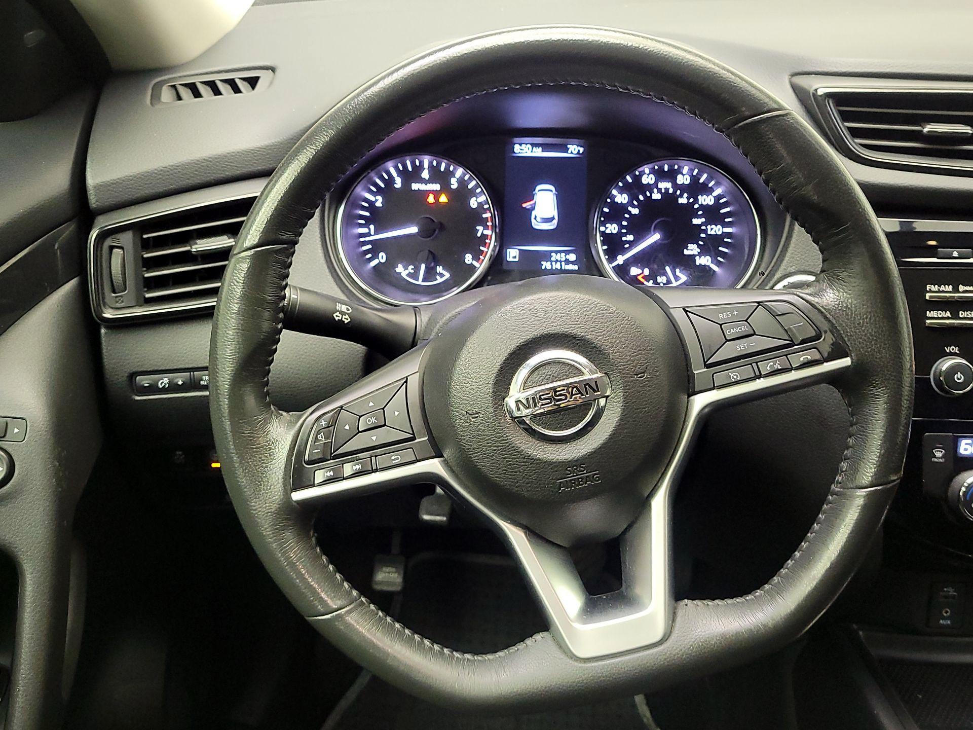Thumbnail: 2017 Nissan Rogue - 10