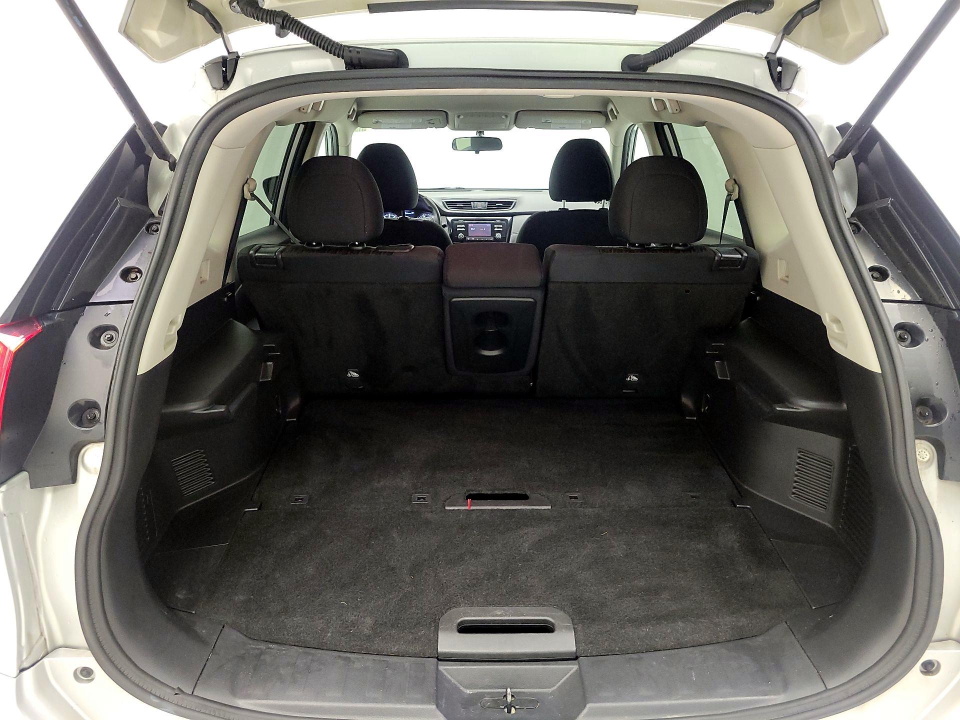 Thumbnail: 2017 Nissan Rogue - 20