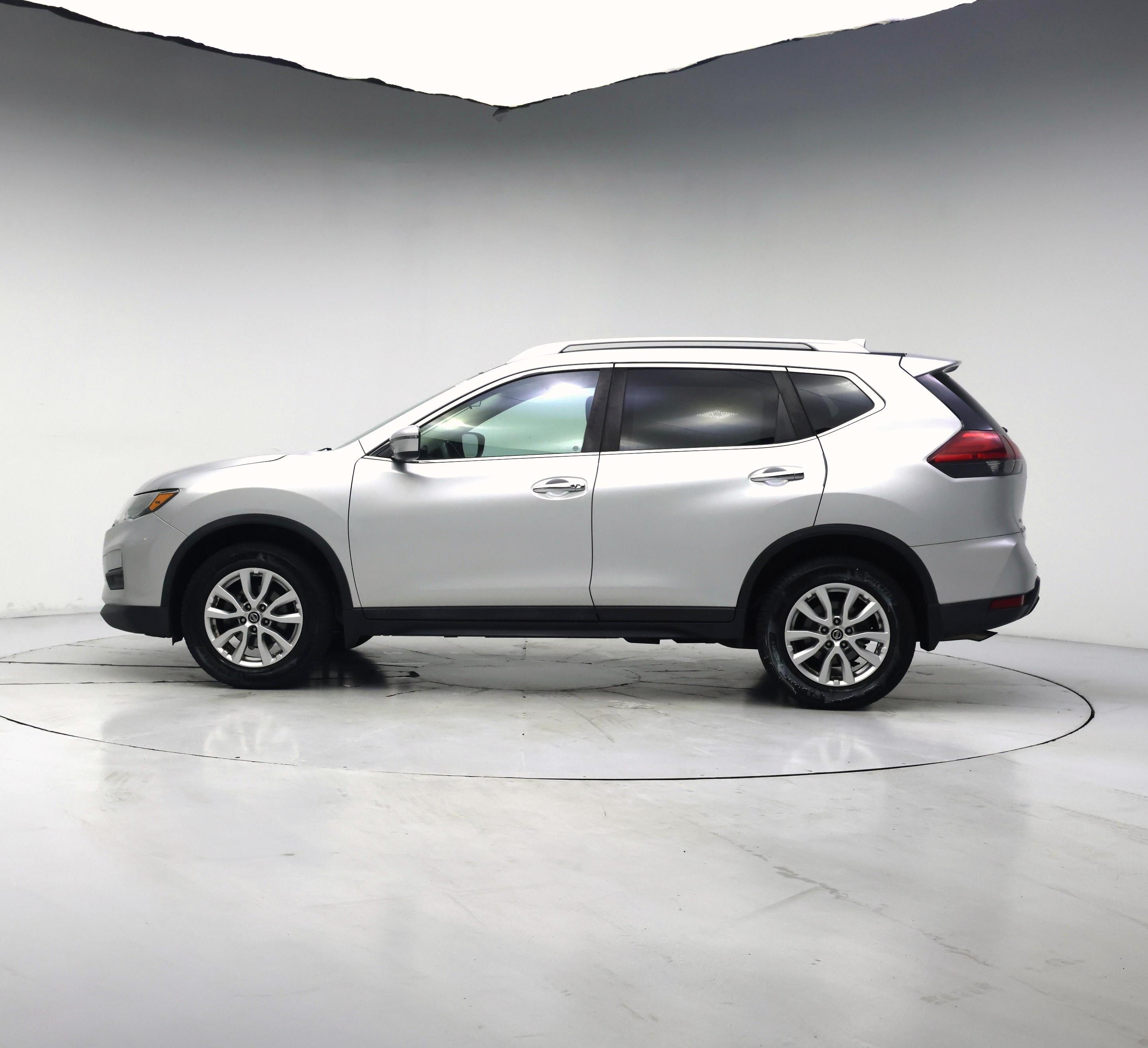 Thumbnail: 2017 Nissan Rogue - 3
