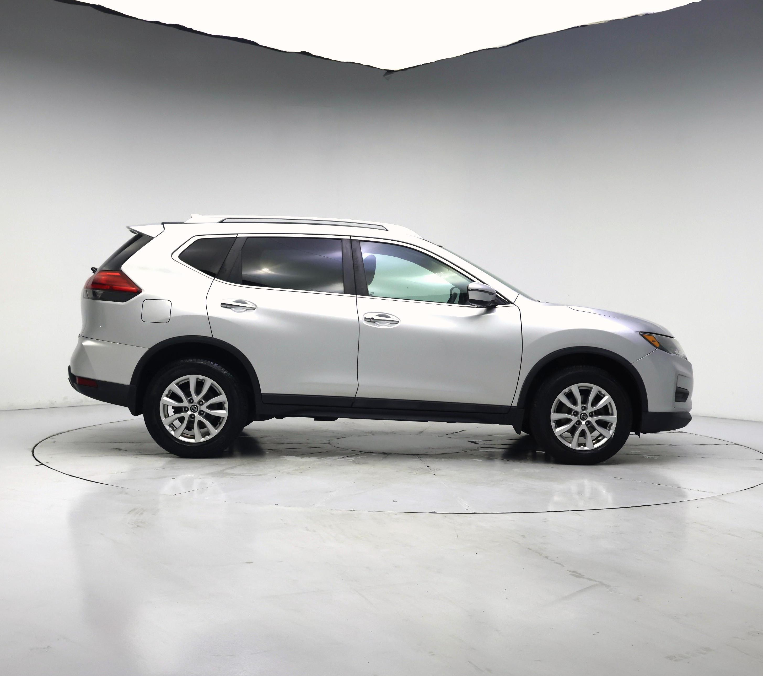 Thumbnail: 2017 Nissan Rogue - 7