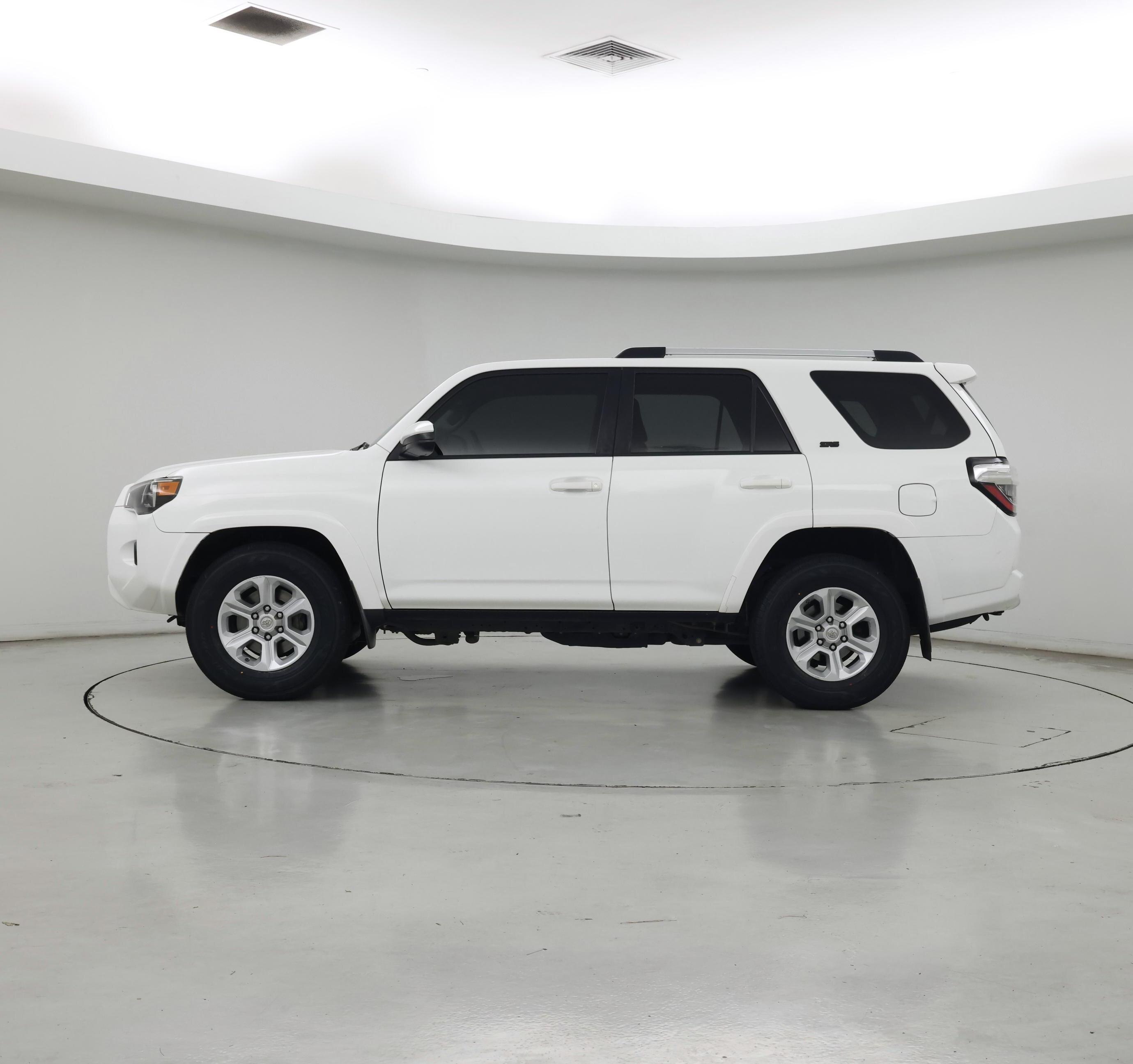 Thumbnail: 2021 Toyota 4Runner - 3