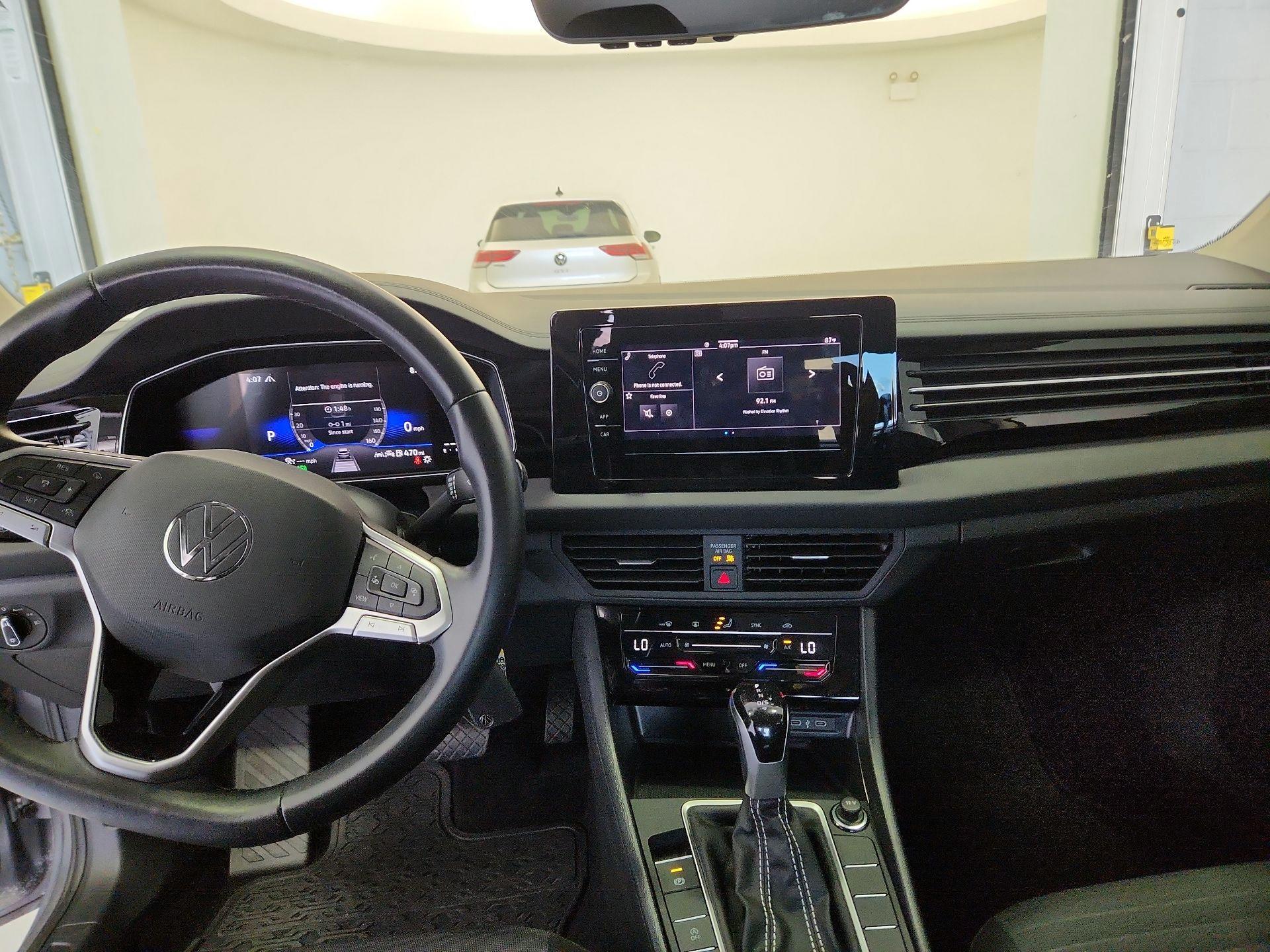 Thumbnail: 2025 Volkswagen Jetta - 9