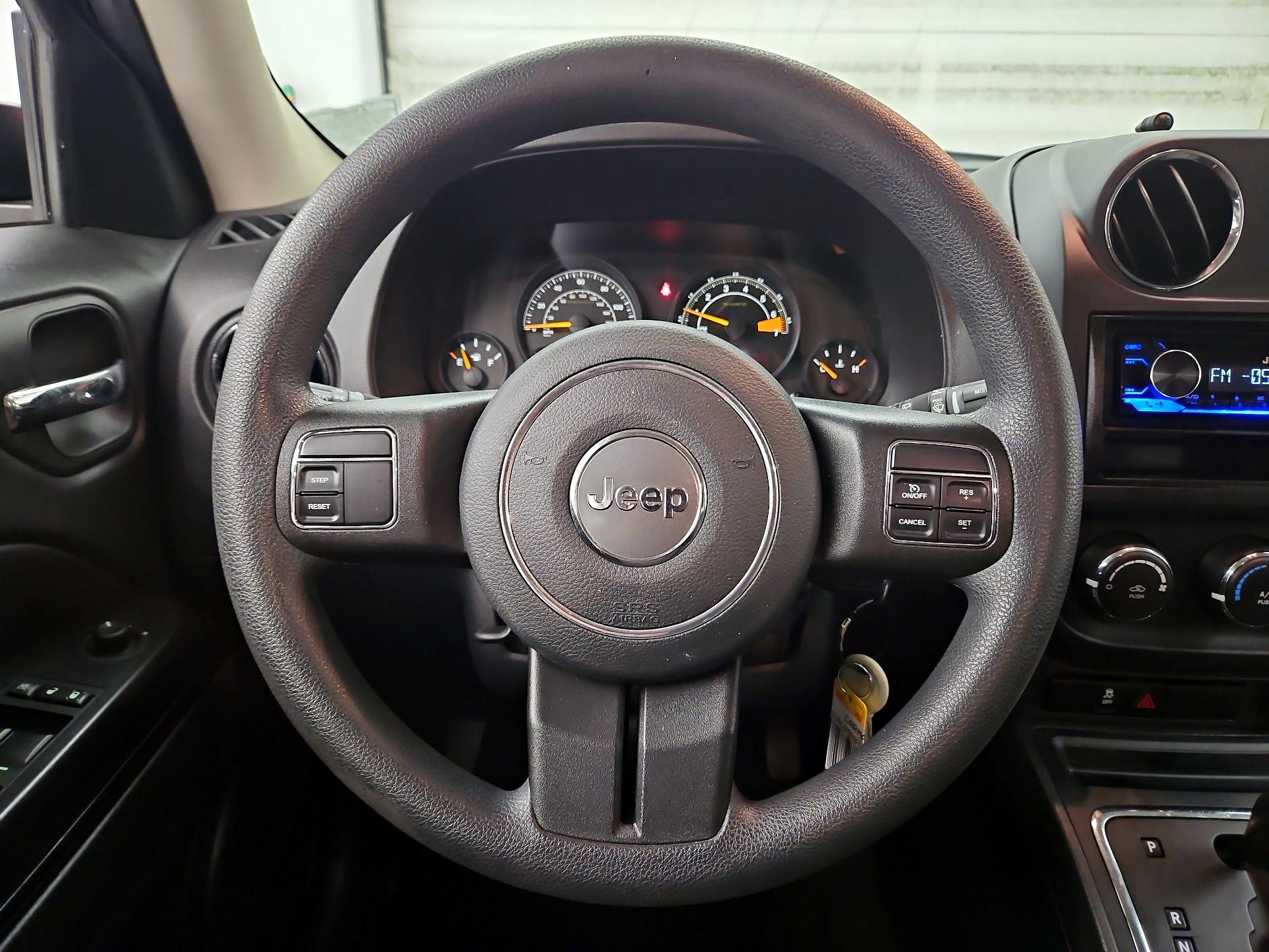Thumbnail: 2015 Jeep Patriot - 10