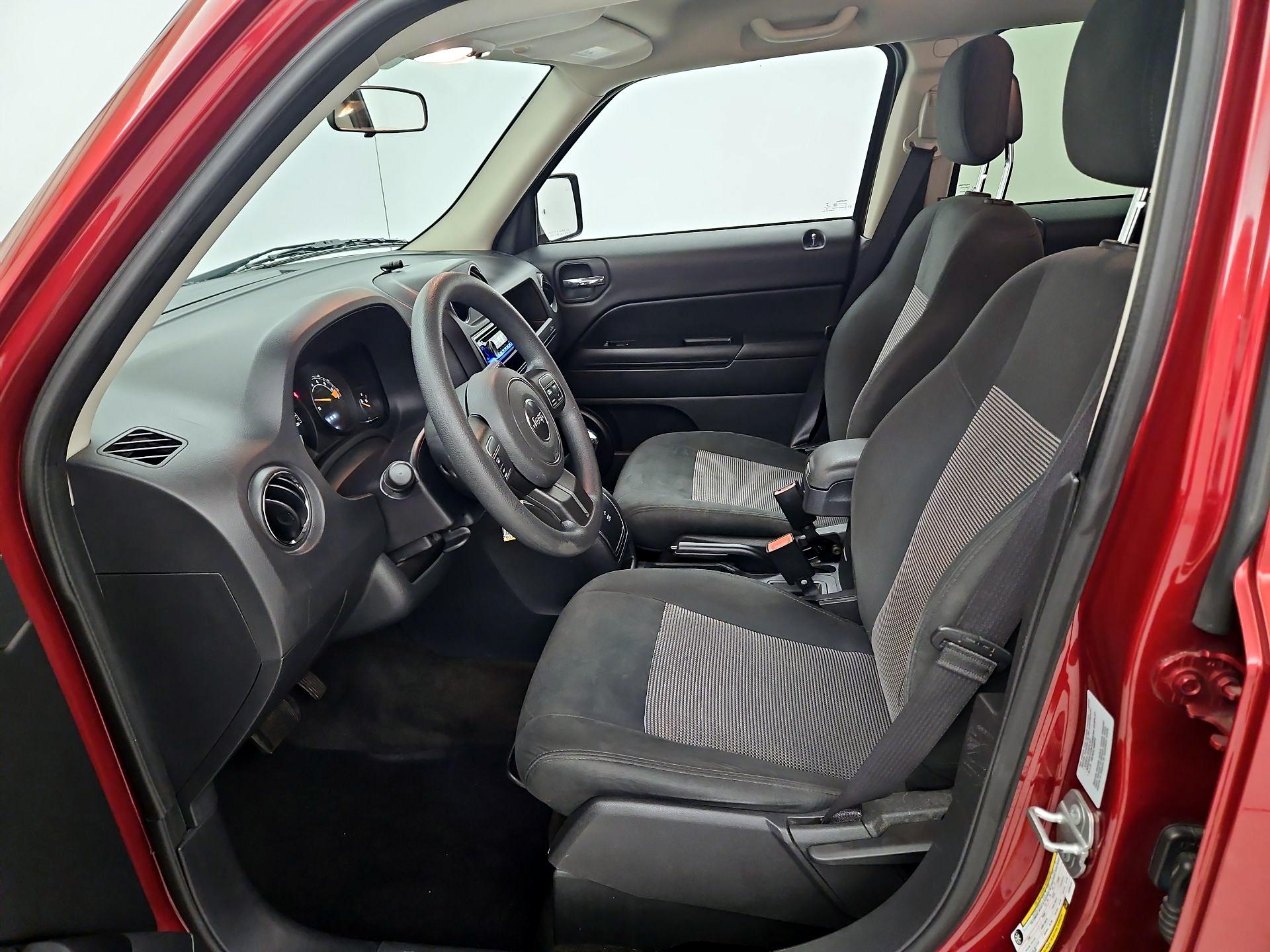 Thumbnail: 2015 Jeep Patriot - 11