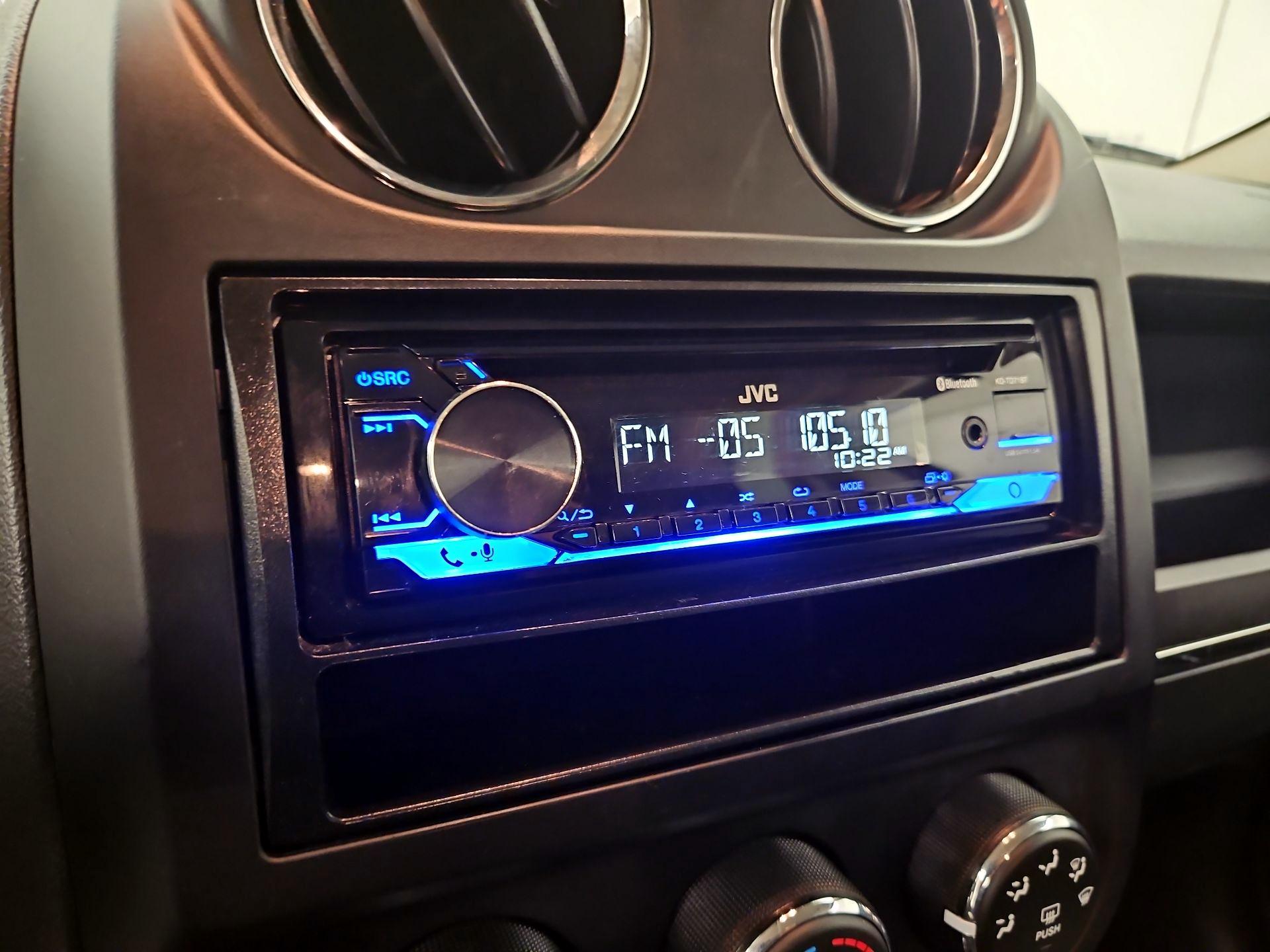 Thumbnail: 2015 Jeep Patriot - 13