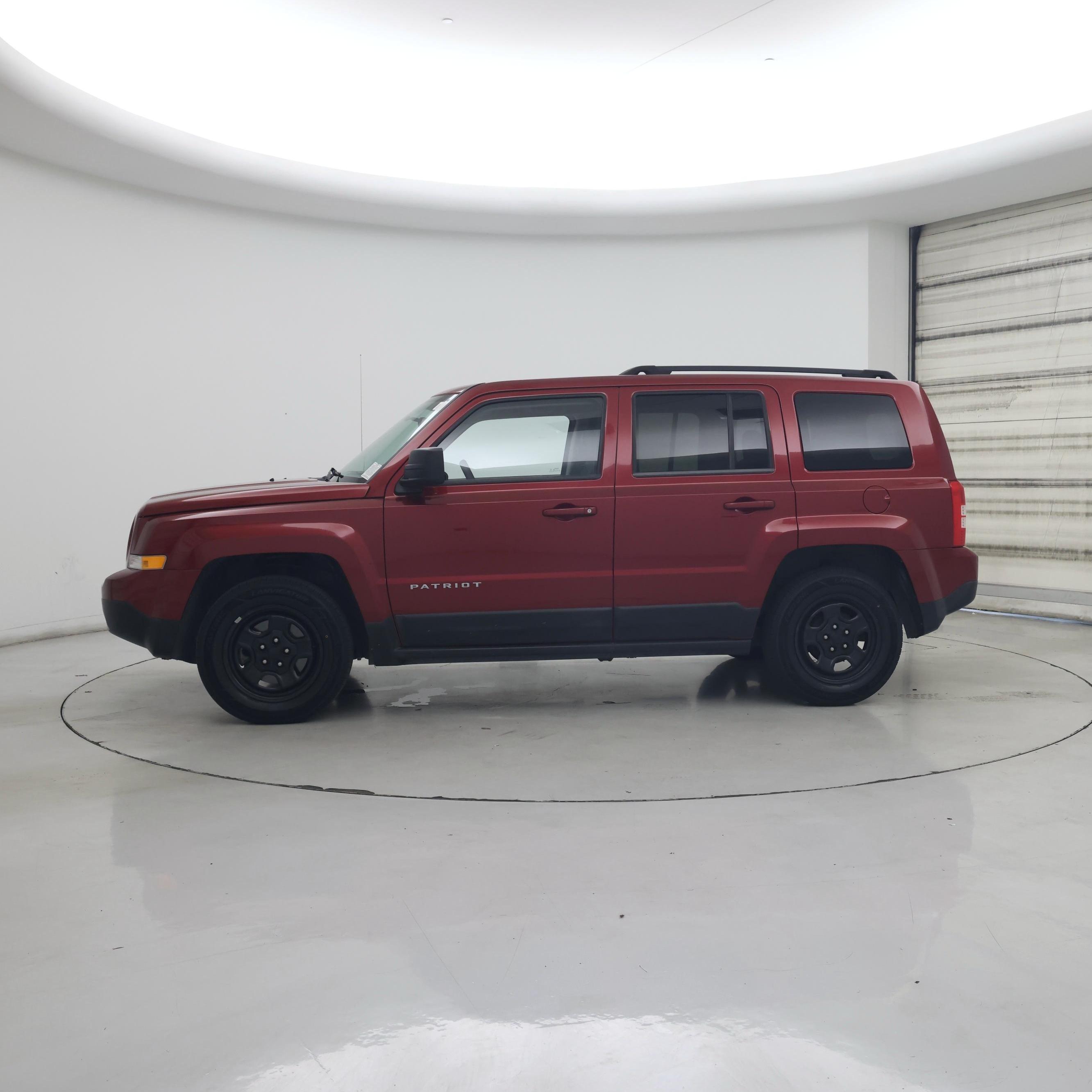 Thumbnail: 2015 Jeep Patriot - 3