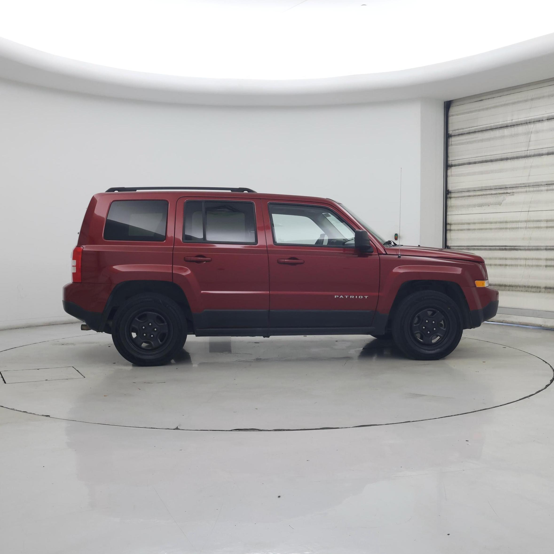Thumbnail: 2015 Jeep Patriot - 7