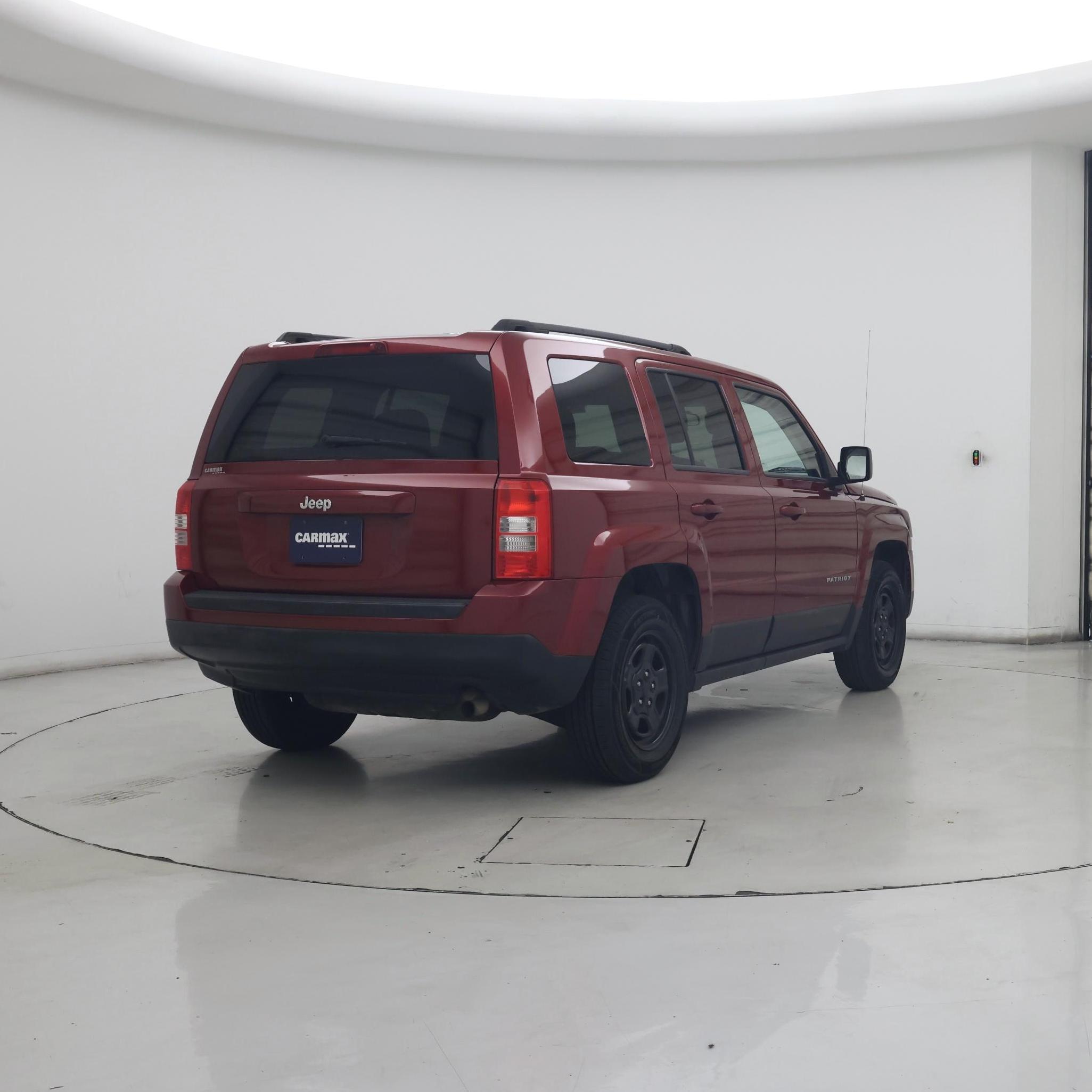 Thumbnail: 2015 Jeep Patriot - 8