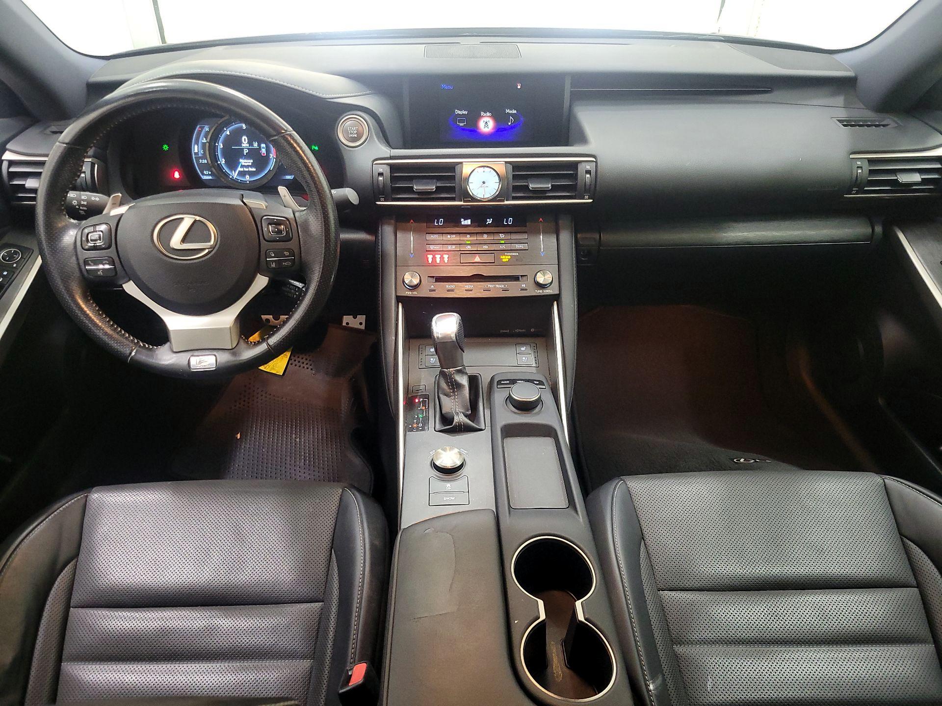 Thumbnail: 2019 Lexus IS - 9