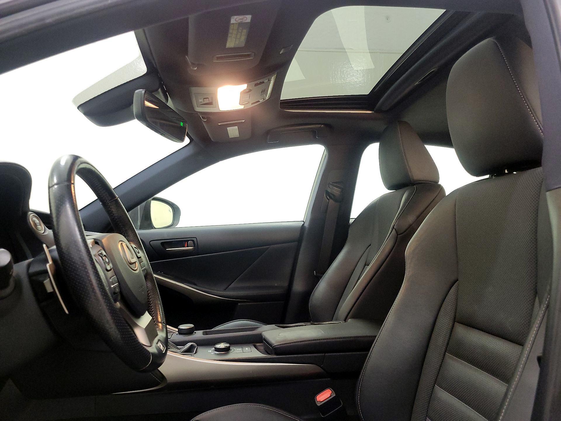 Thumbnail: 2019 Lexus IS - 18