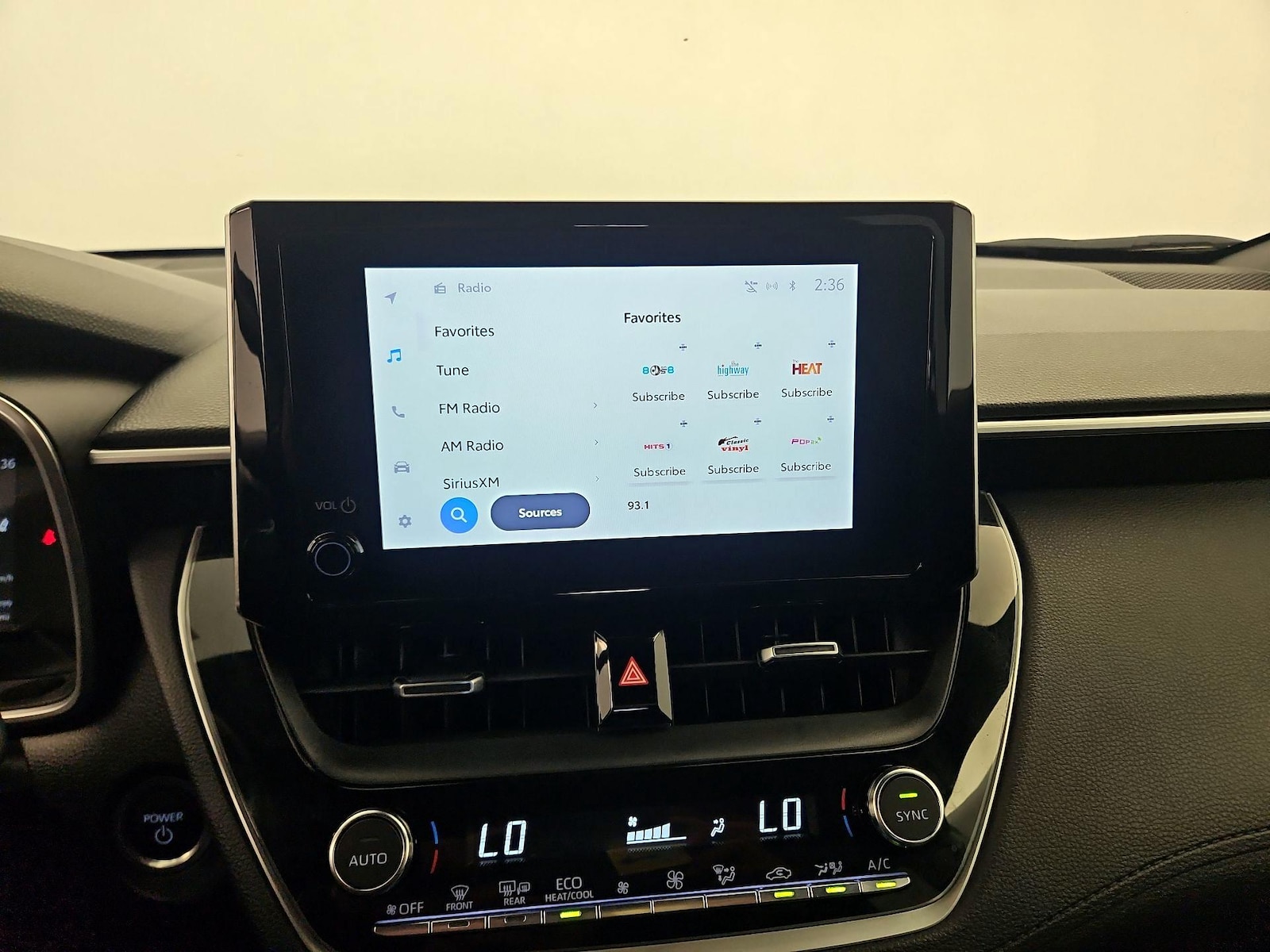 2023 Toyota Corolla Cross XSE - Photo 16