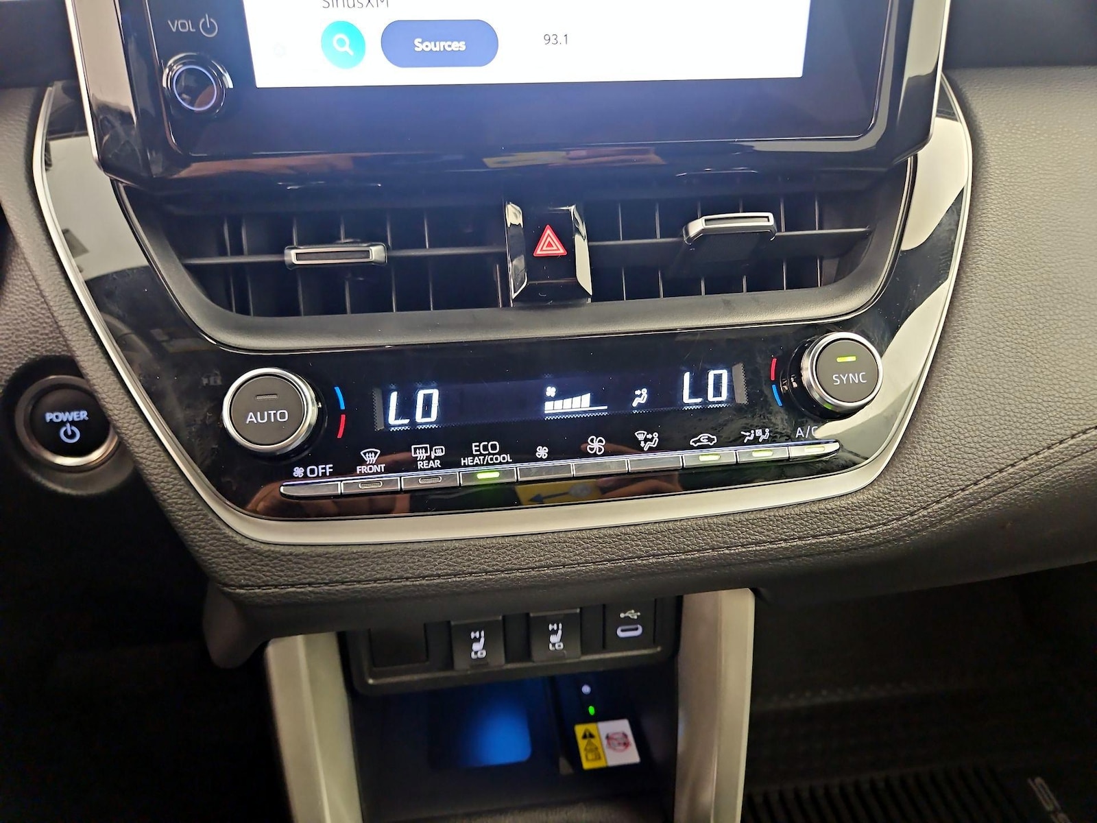2023 Toyota Corolla Cross XSE - Photo 17