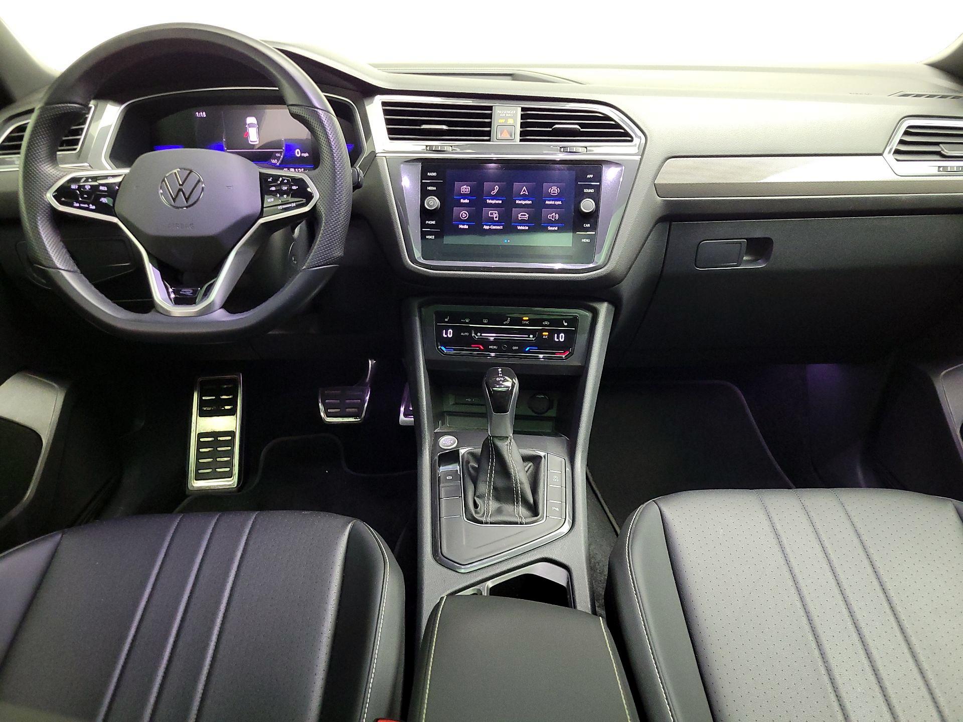 Thumbnail: 2023 Volkswagen Tiguan - 9
