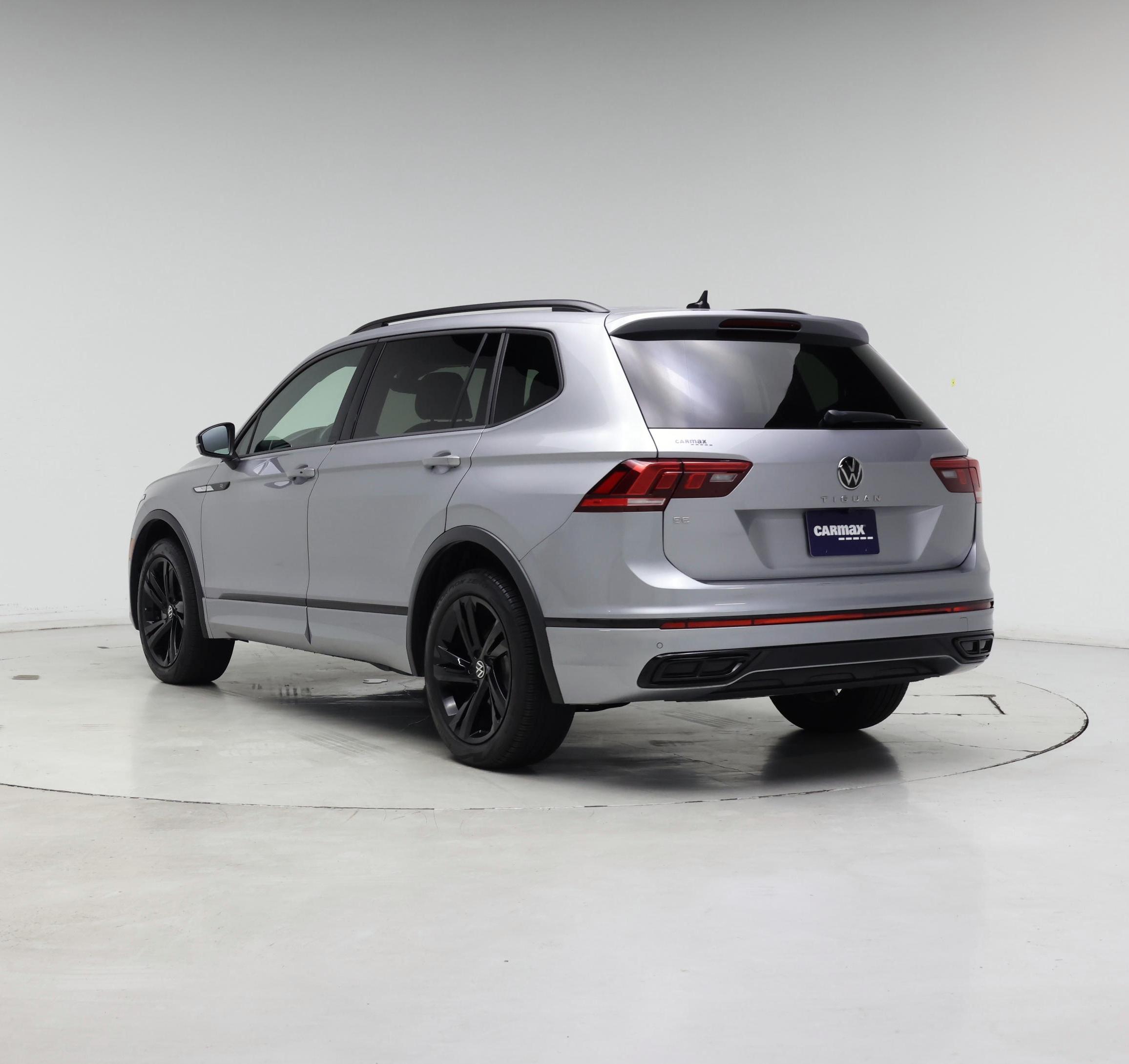 Thumbnail: 2023 Volkswagen Tiguan - 2