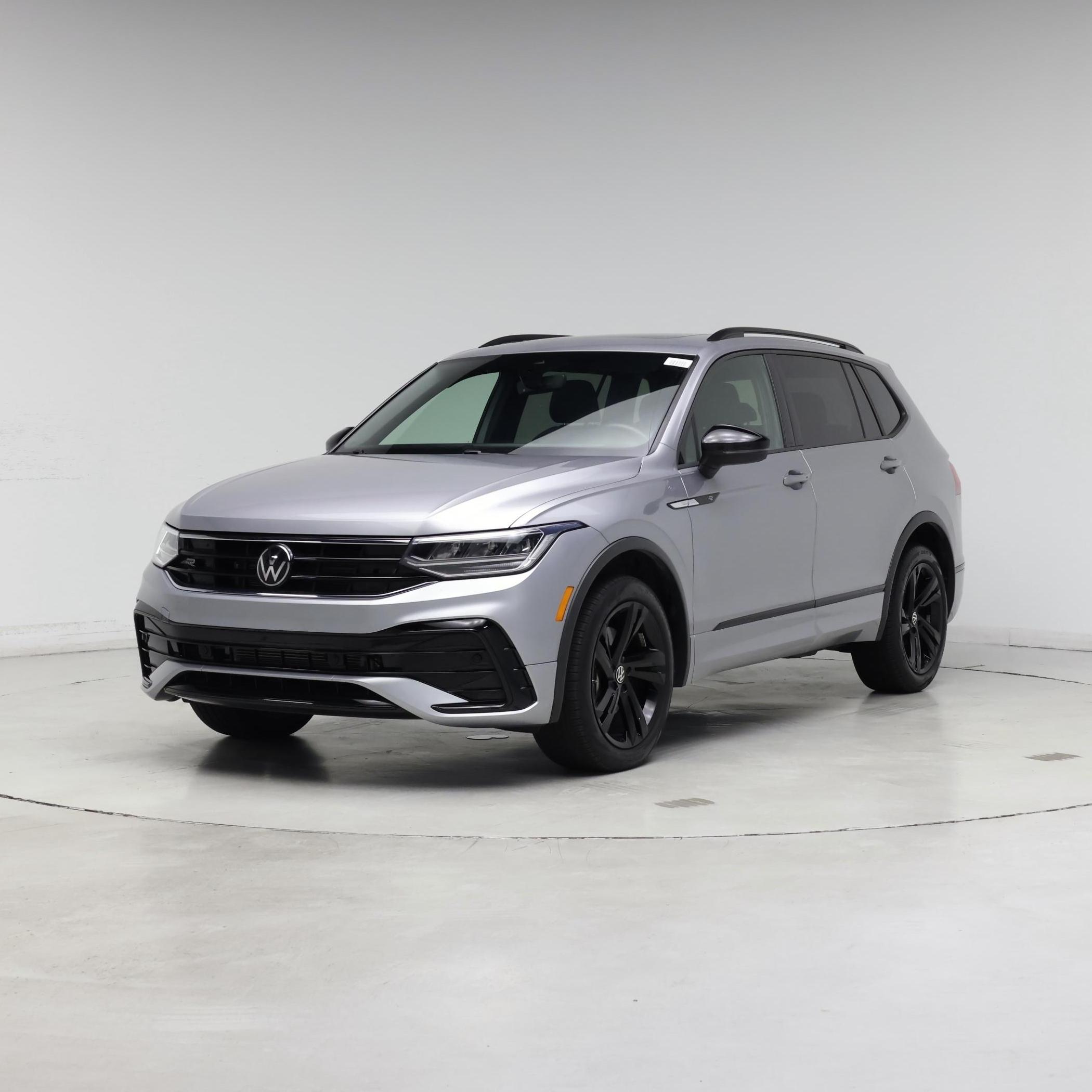 Thumbnail: 2023 Volkswagen Tiguan - 4
