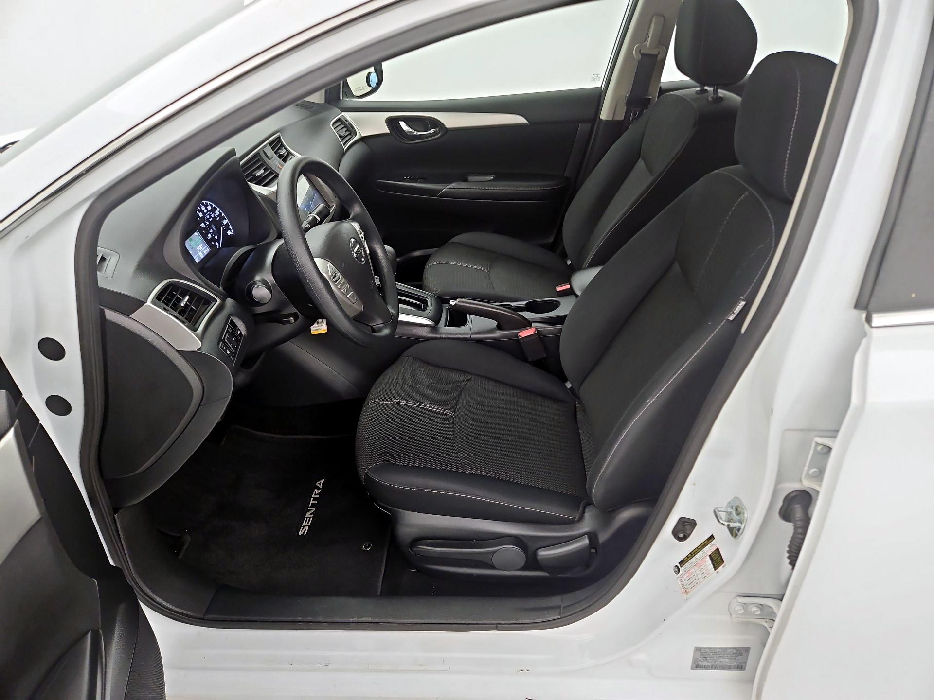 Thumbnail: 2017 Nissan Sentra - 11