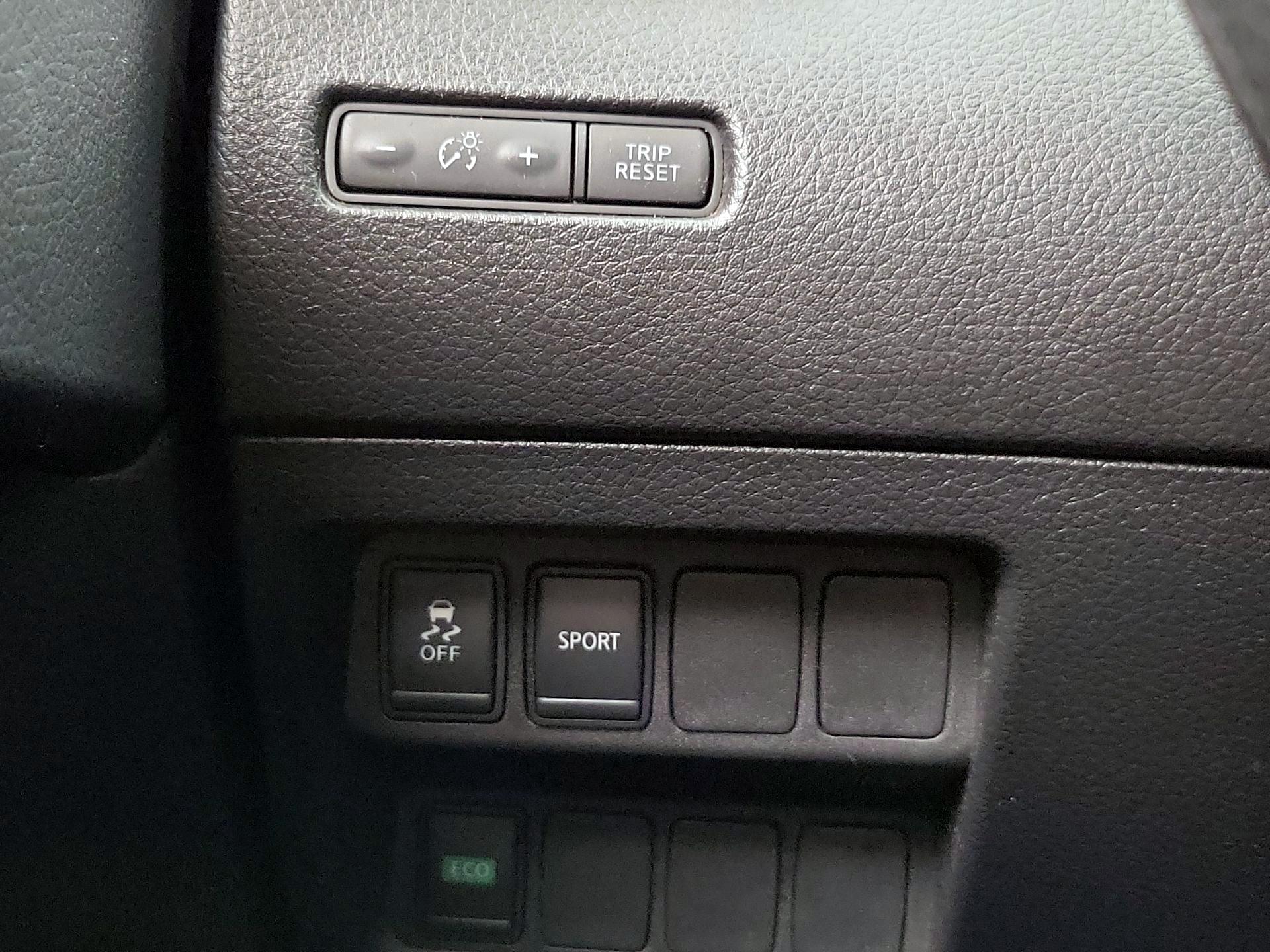 Thumbnail: 2016 Nissan Rogue - 13