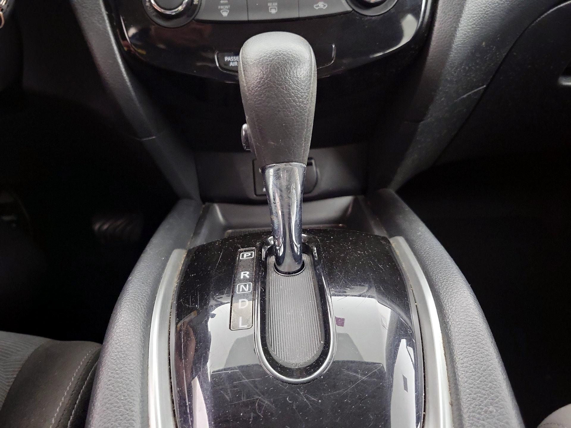 Thumbnail: 2016 Nissan Rogue - 17