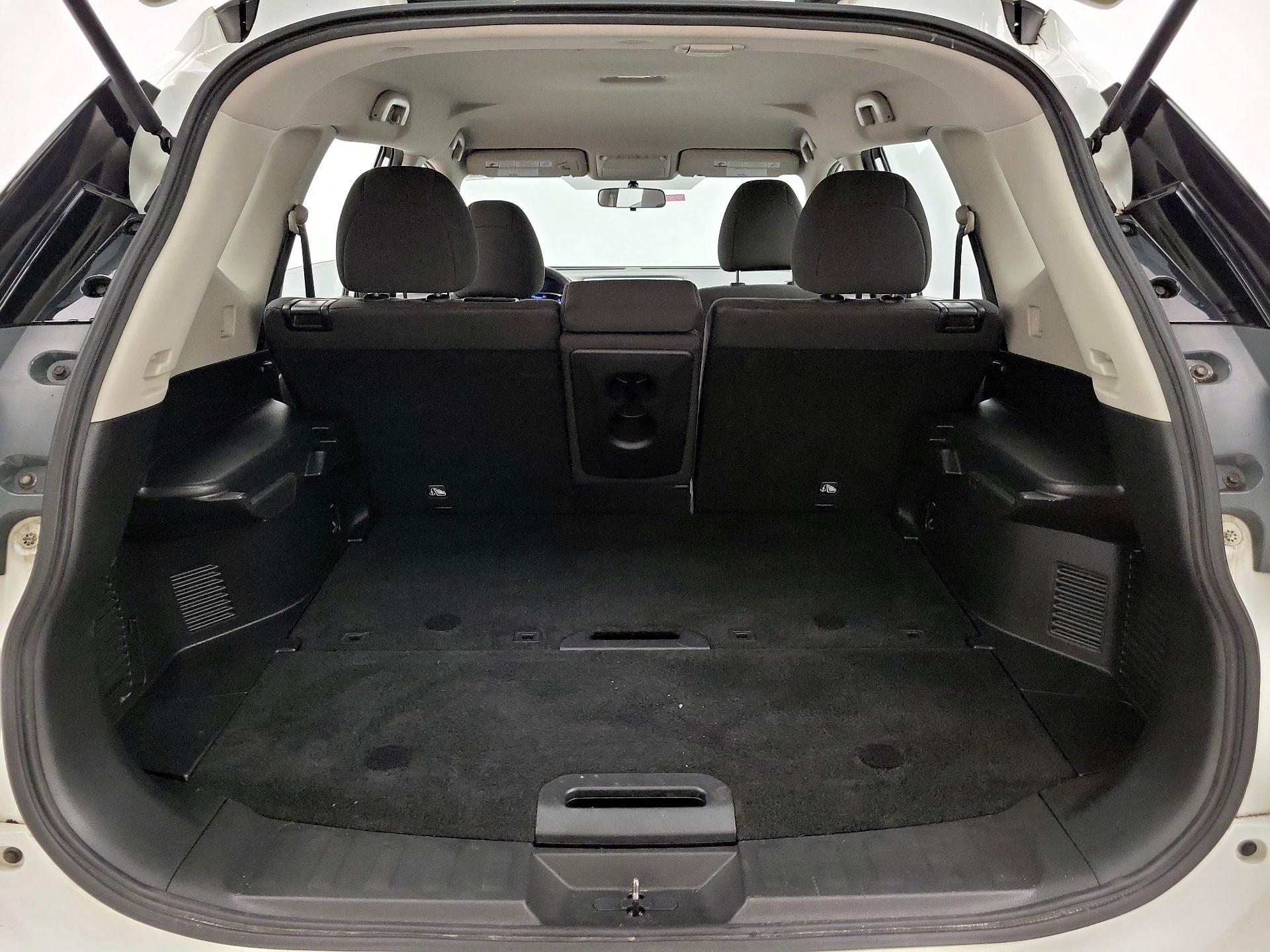 Thumbnail: 2016 Nissan Rogue - 20