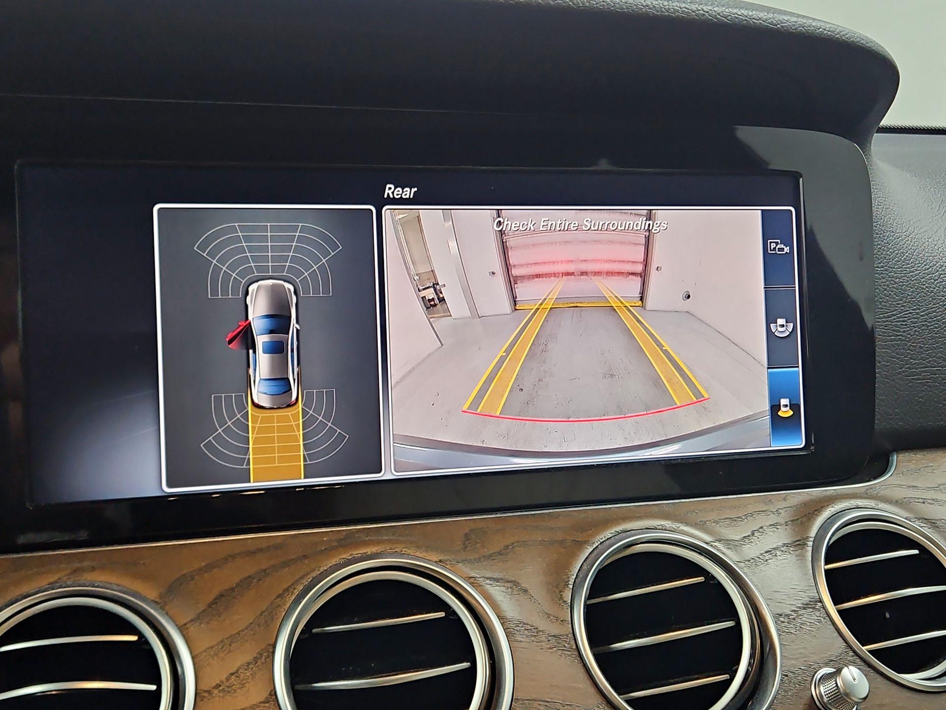 Thumbnail: 2018 Mercedes-Benz E-Class - 15