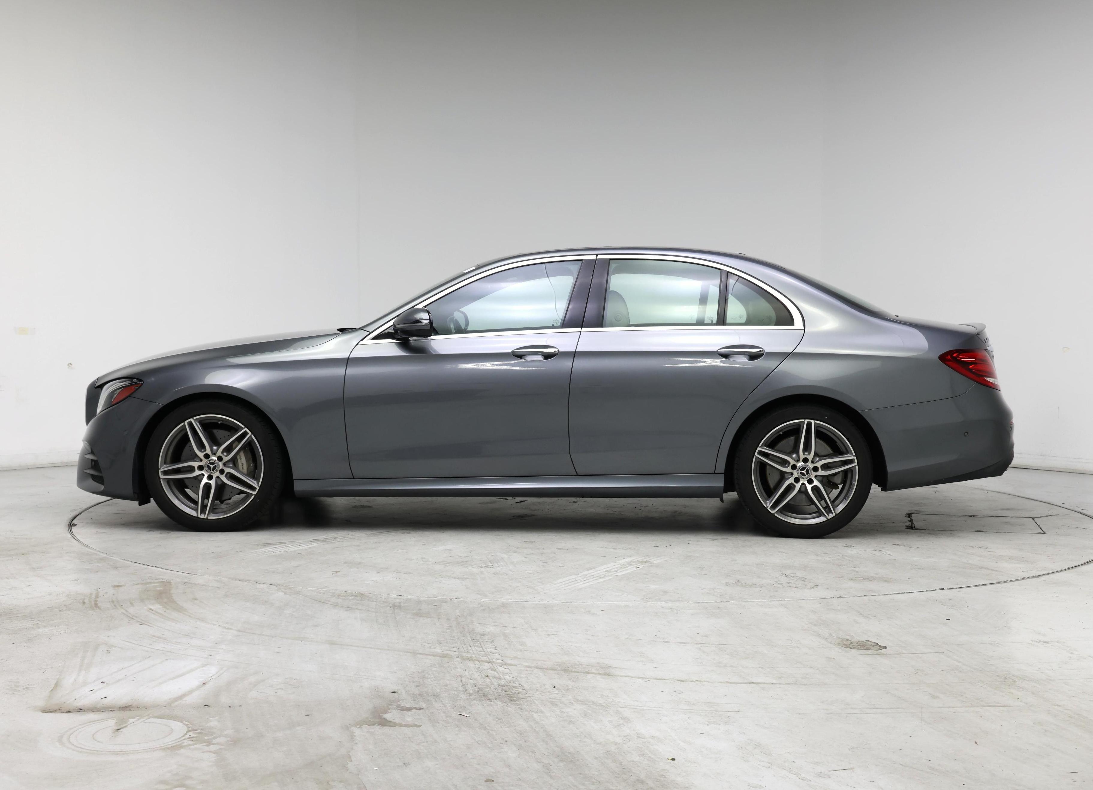 Thumbnail: 2018 Mercedes-Benz E-Class - 3