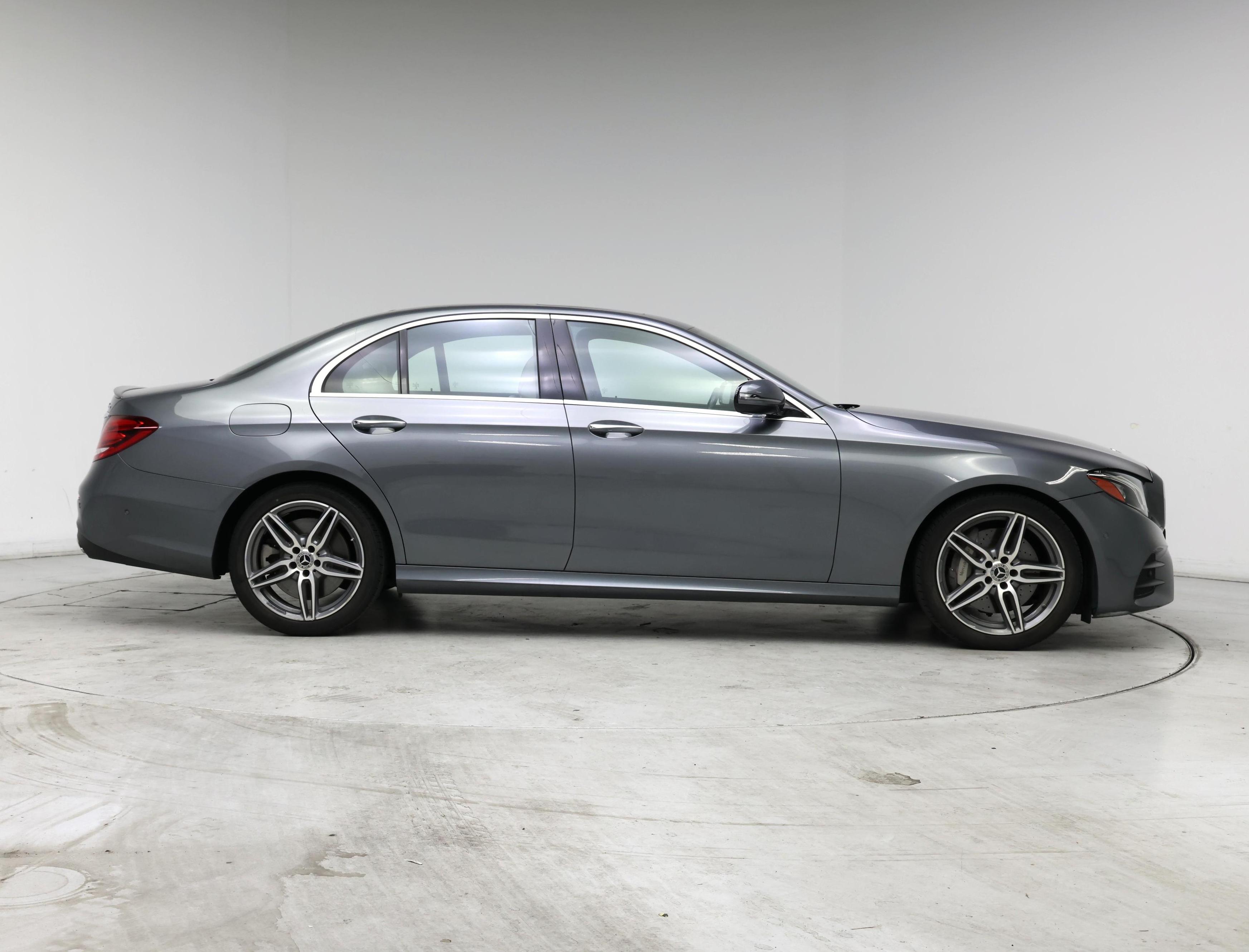 Thumbnail: 2018 Mercedes-Benz E-Class - 7