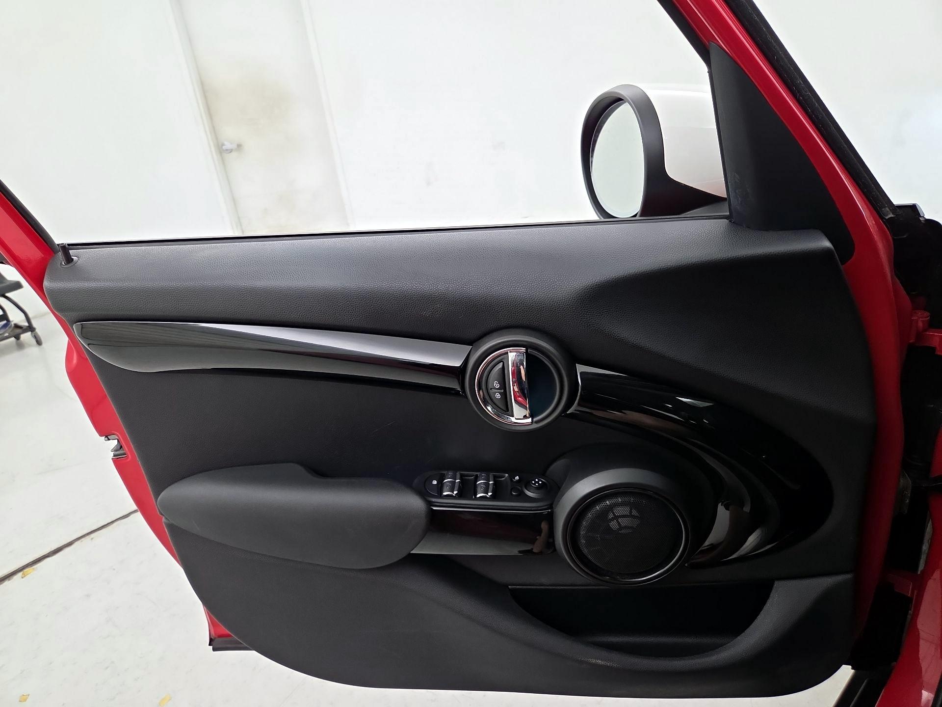 Thumbnail: 2020 MINI Cooper Hardtop - 12