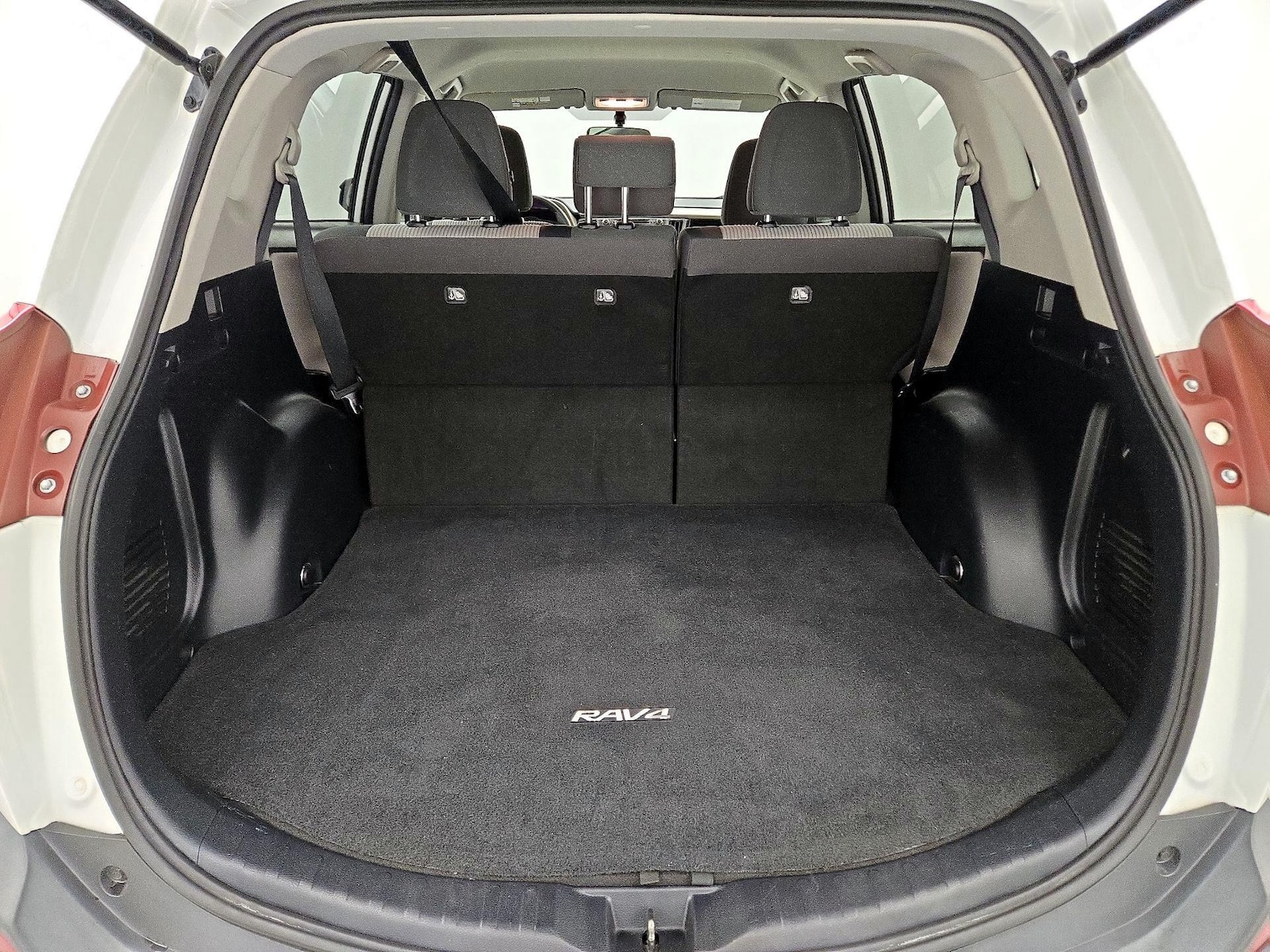 2015 Toyota RAV4 LE - Photo 20
