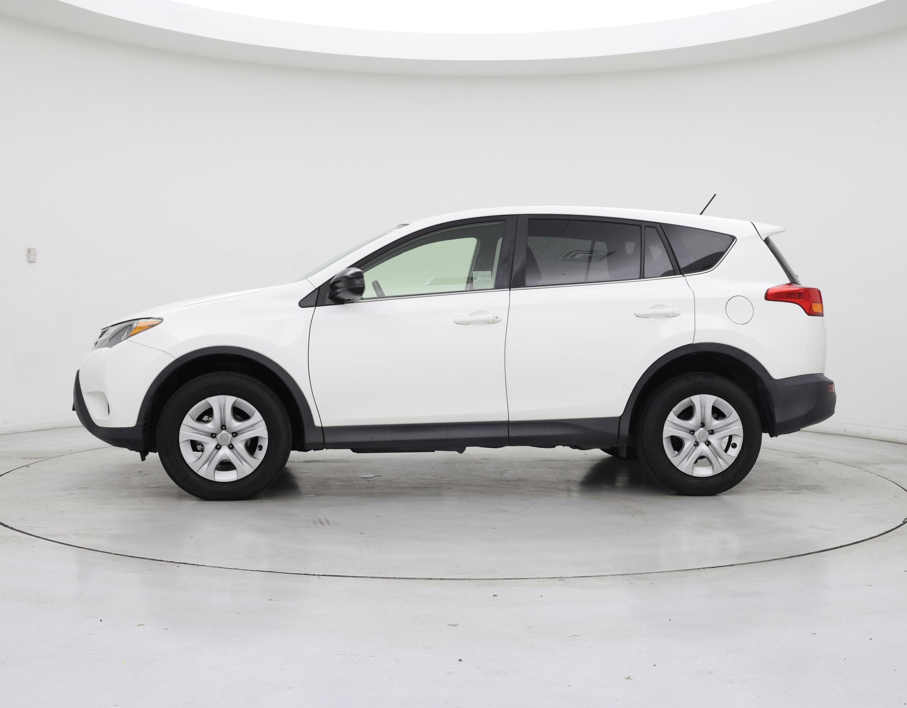 Thumbnail: 2015 Toyota RAV4 - 3