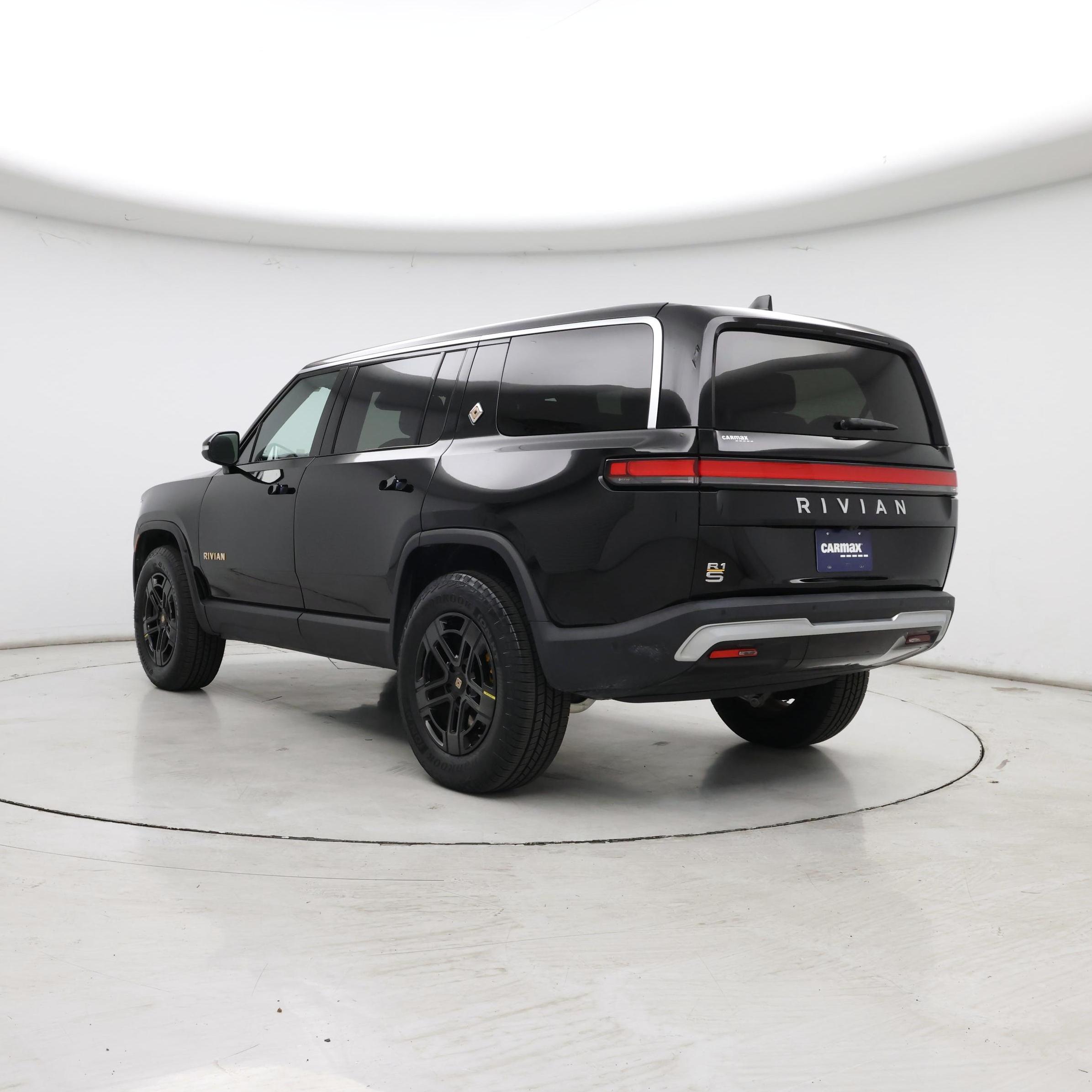 Thumbnail: 2023 Rivian R1S - 2