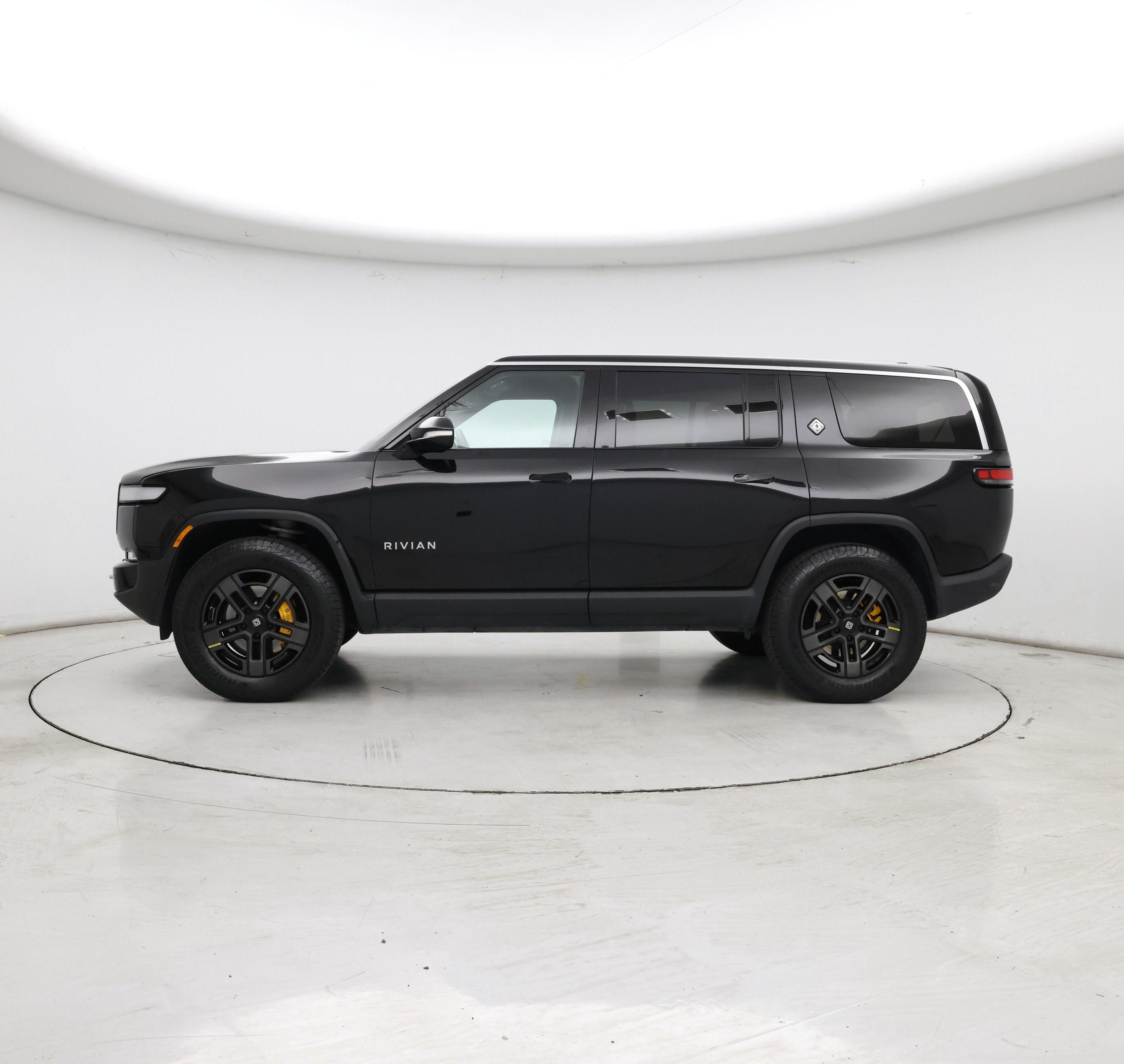 Thumbnail: 2023 Rivian R1S - 3