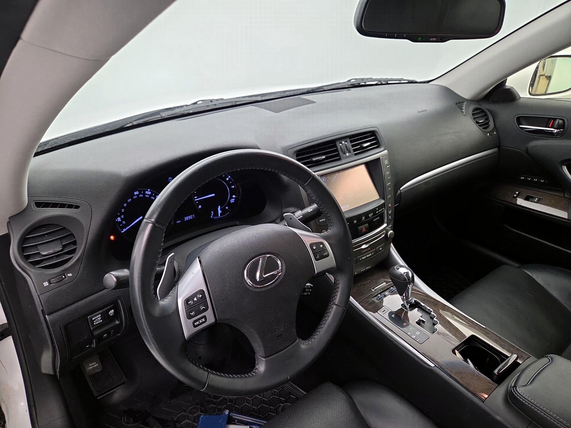 Thumbnail: 2014 Lexus IS - 9