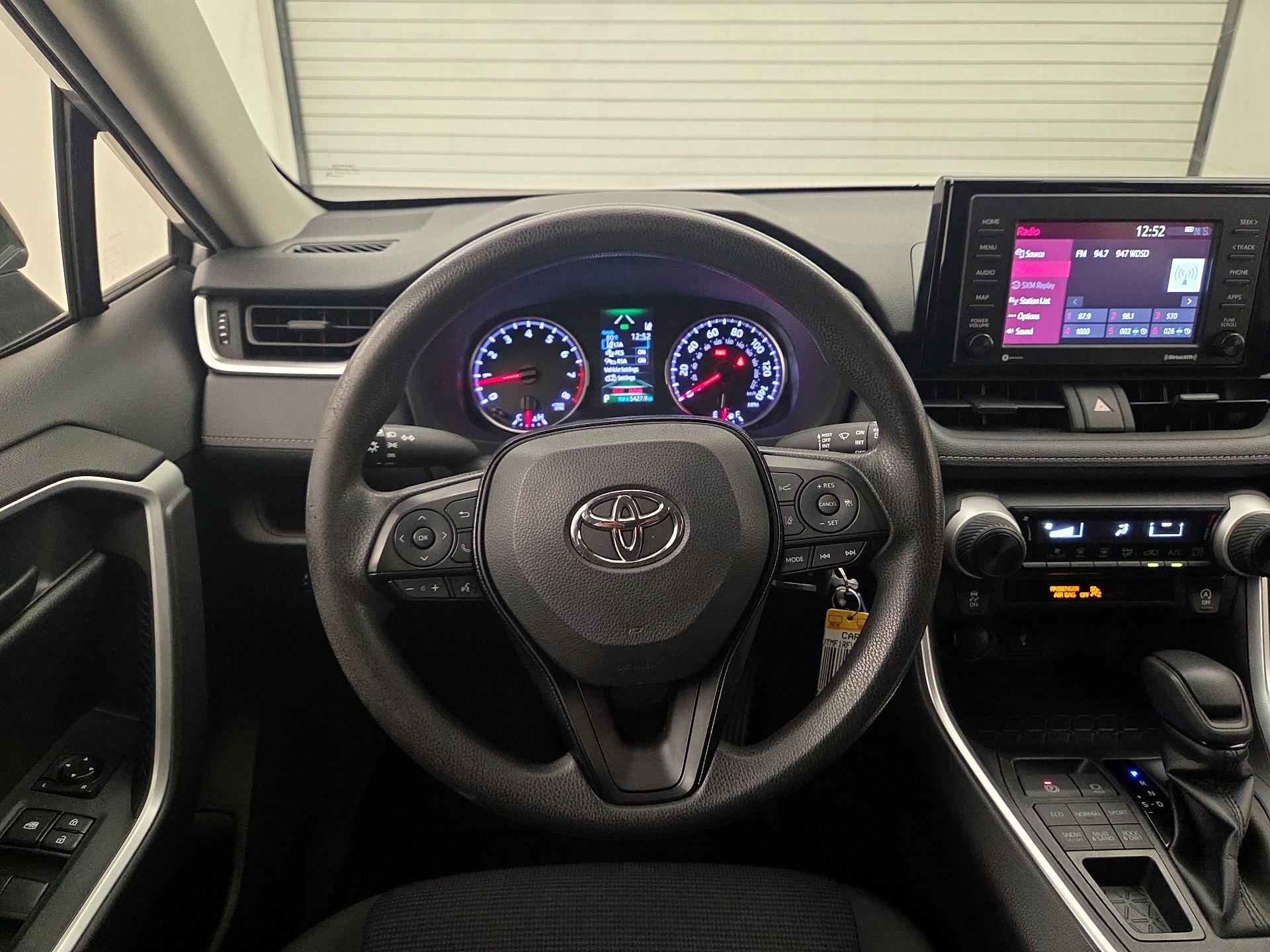 Thumbnail: 2021 Toyota RAV4 - 10