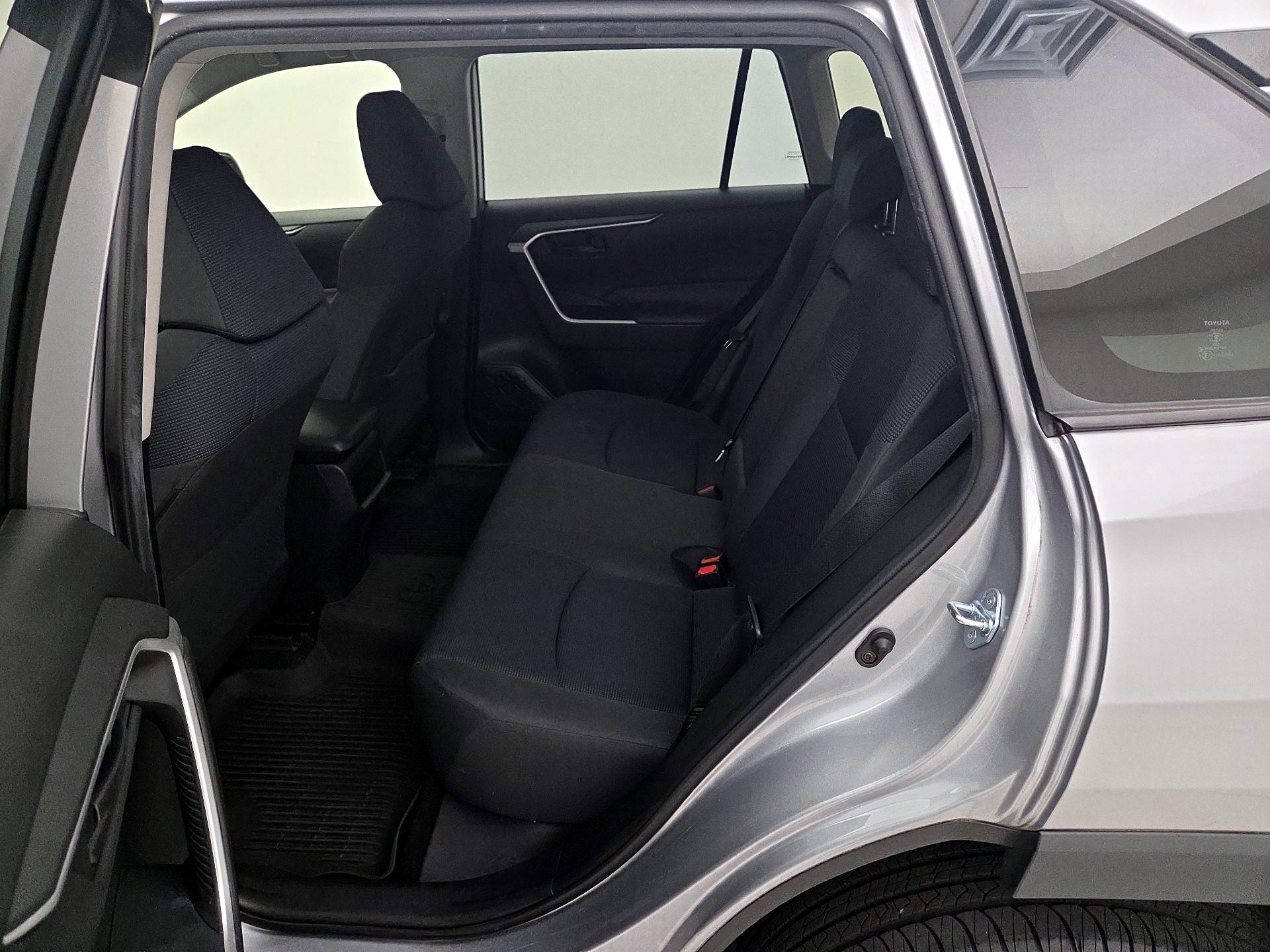 Thumbnail: 2021 Toyota RAV4 - 18
