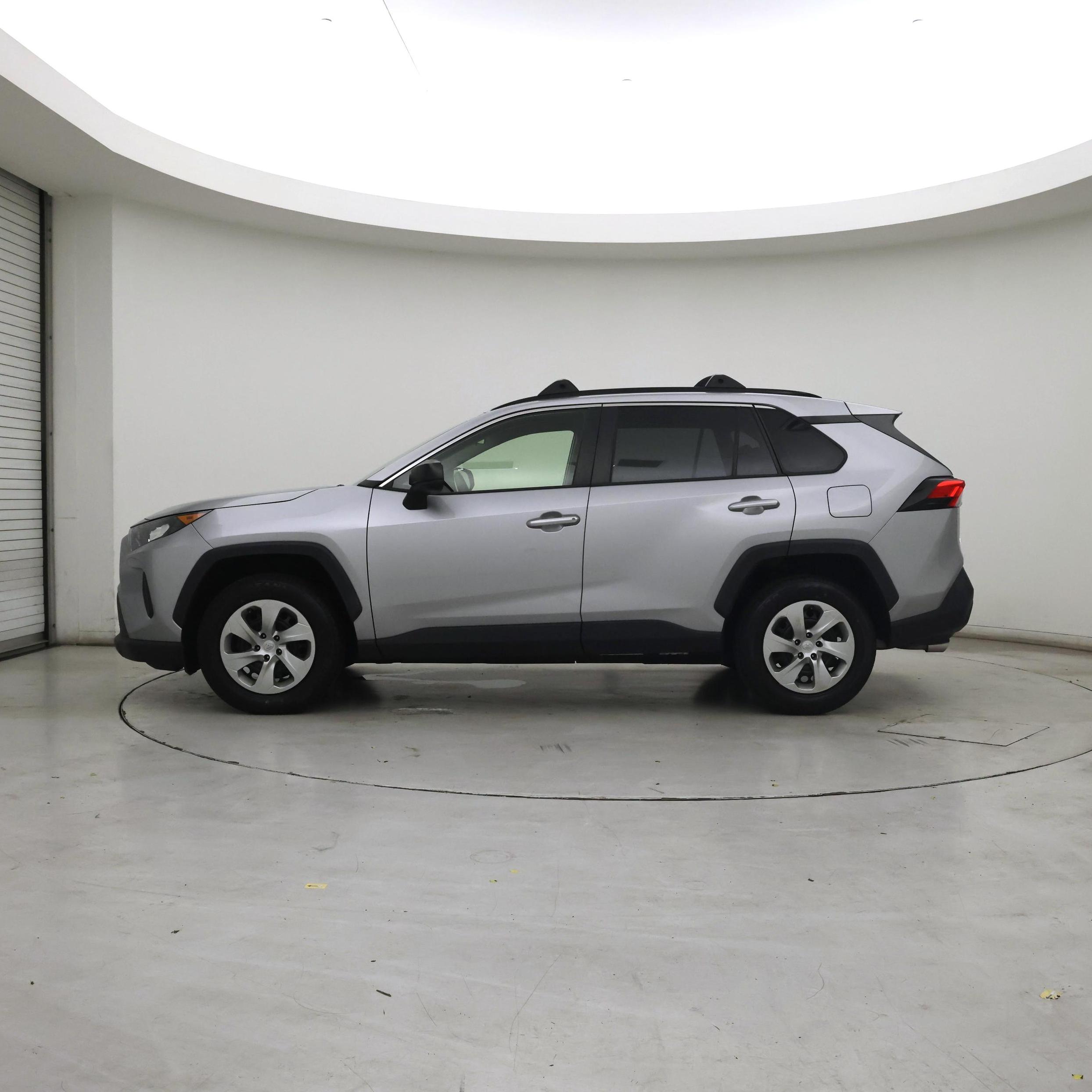 Thumbnail: 2021 Toyota RAV4 - 3