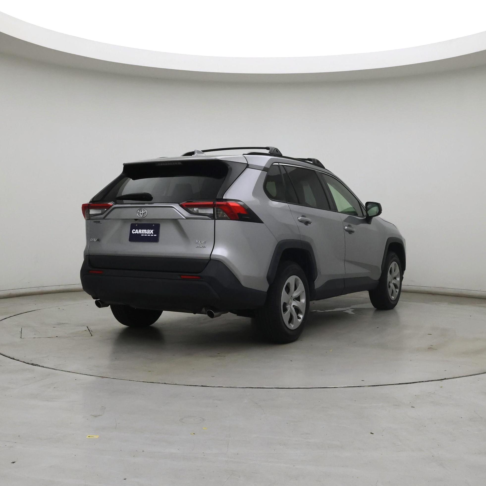 Thumbnail: 2021 Toyota RAV4 - 8