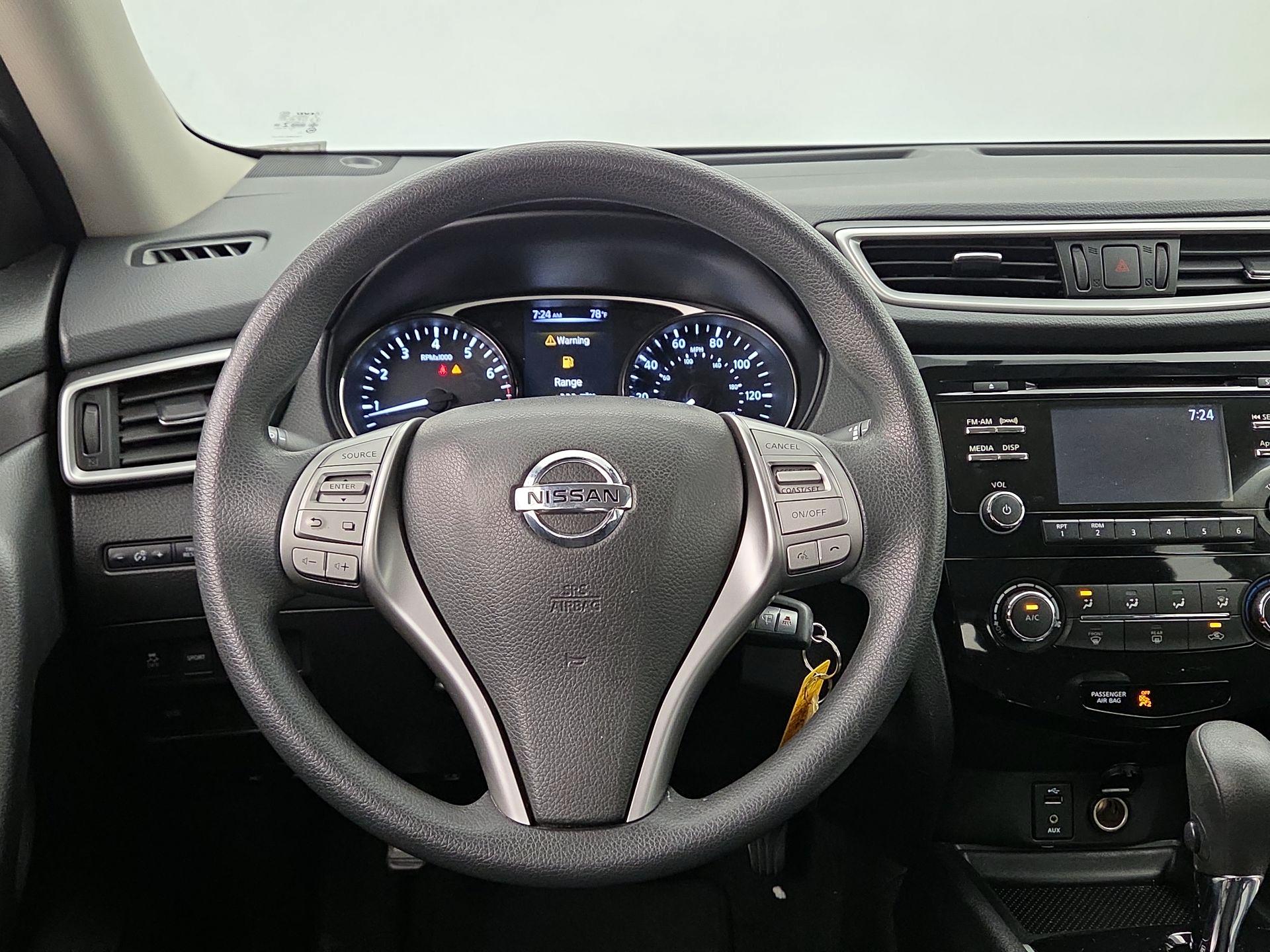 Thumbnail: 2016 Nissan Rogue - 10
