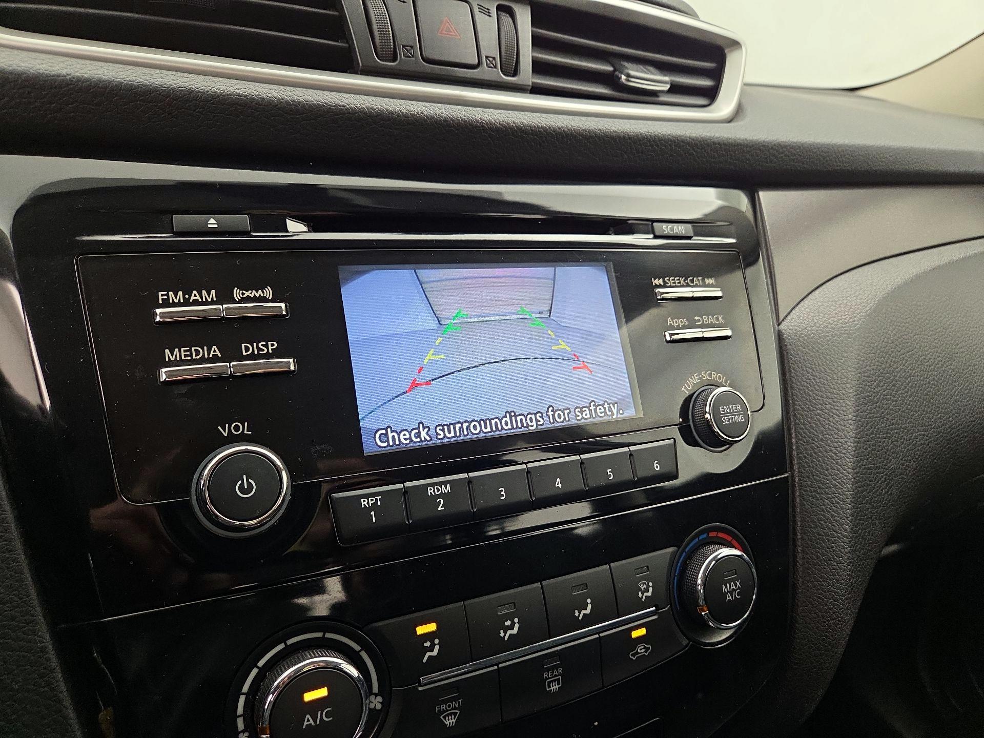 Thumbnail: 2016 Nissan Rogue - 14