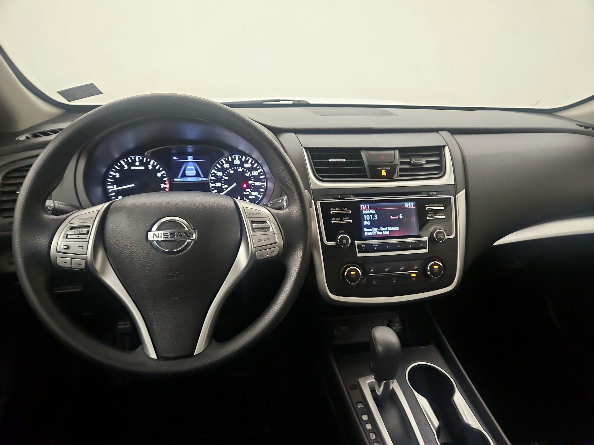 Thumbnail: 2018 Nissan Altima - 9