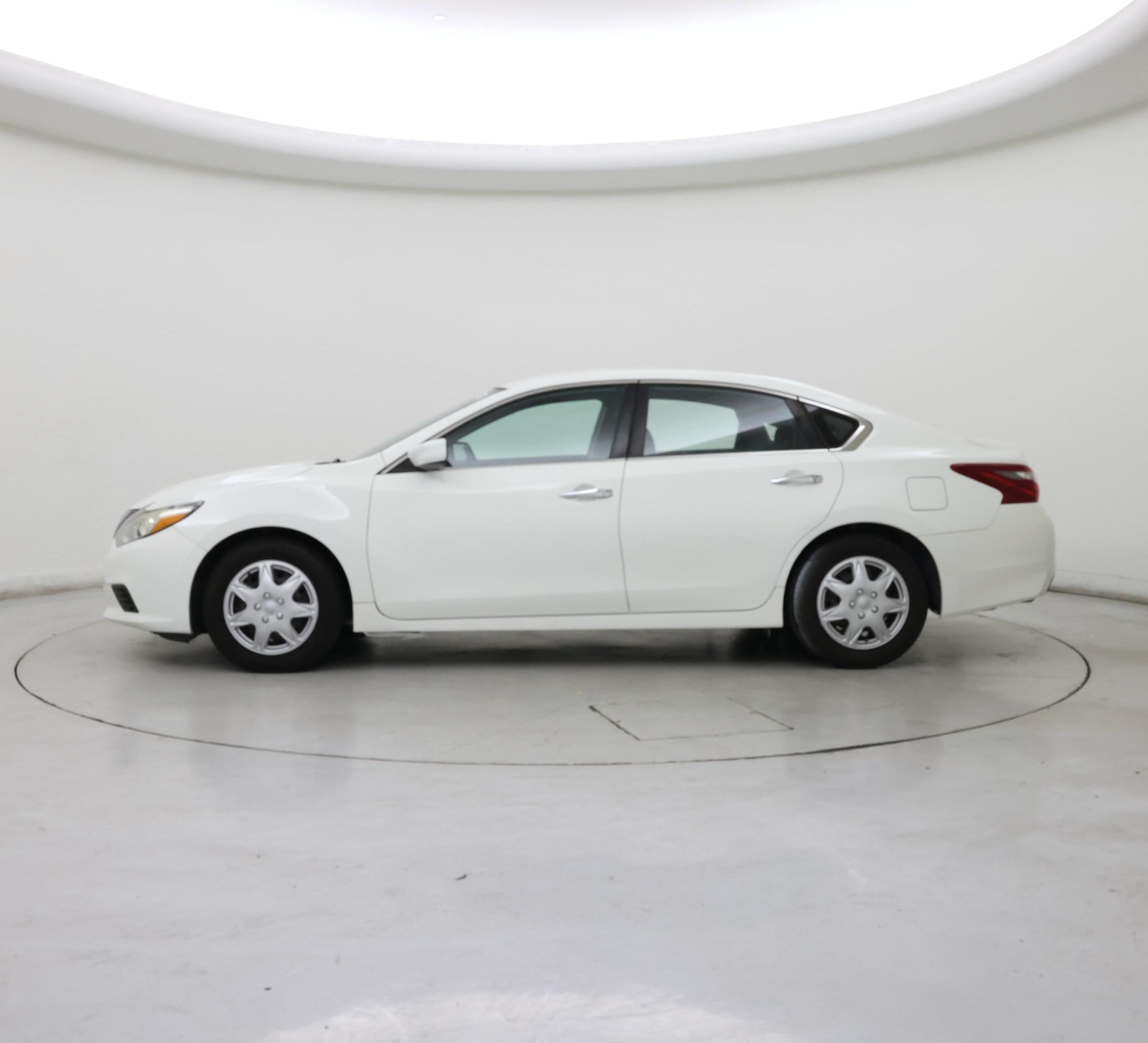 Thumbnail: 2018 Nissan Altima - 3