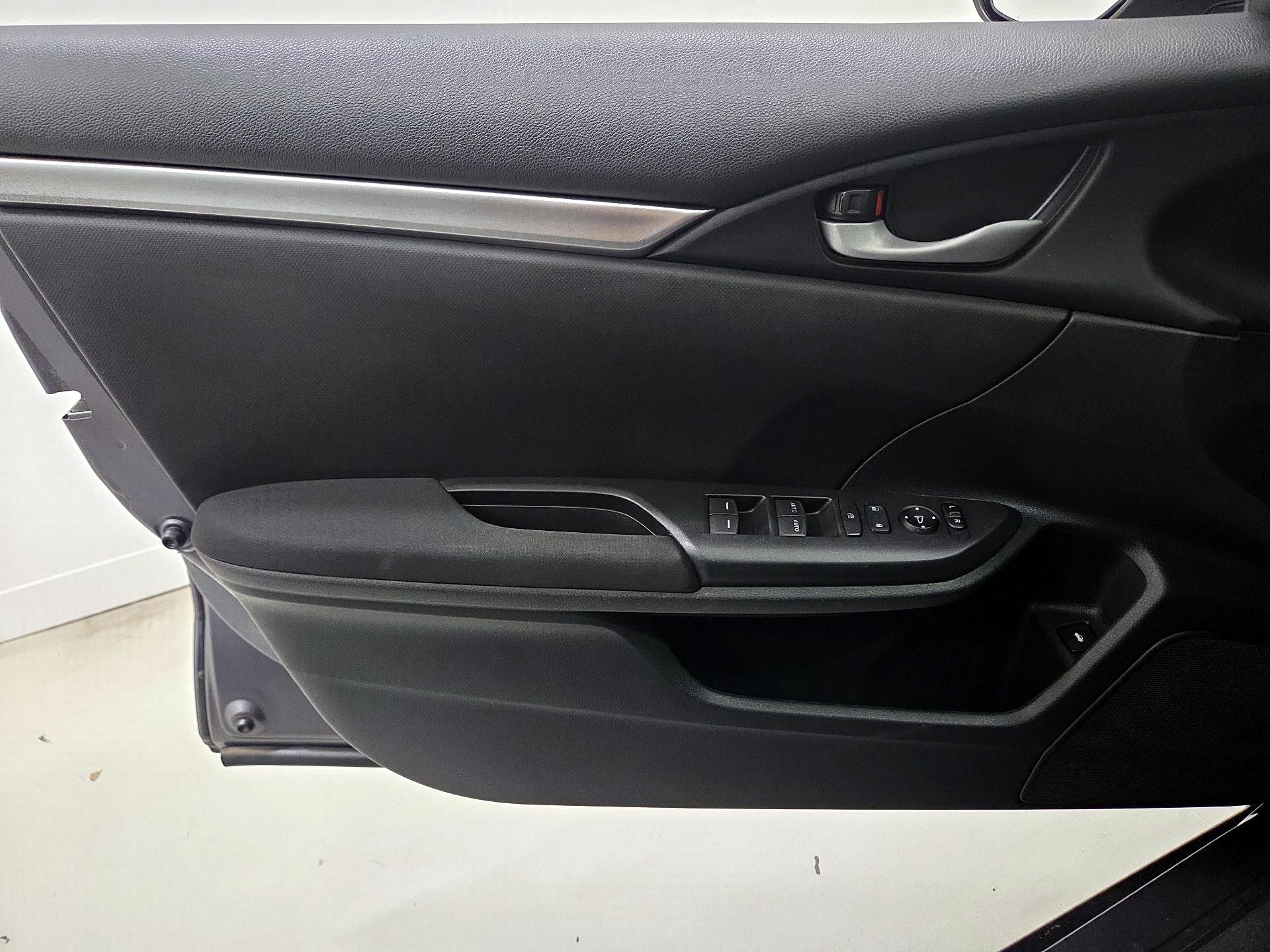 Thumbnail: 2019 Honda Civic - 12