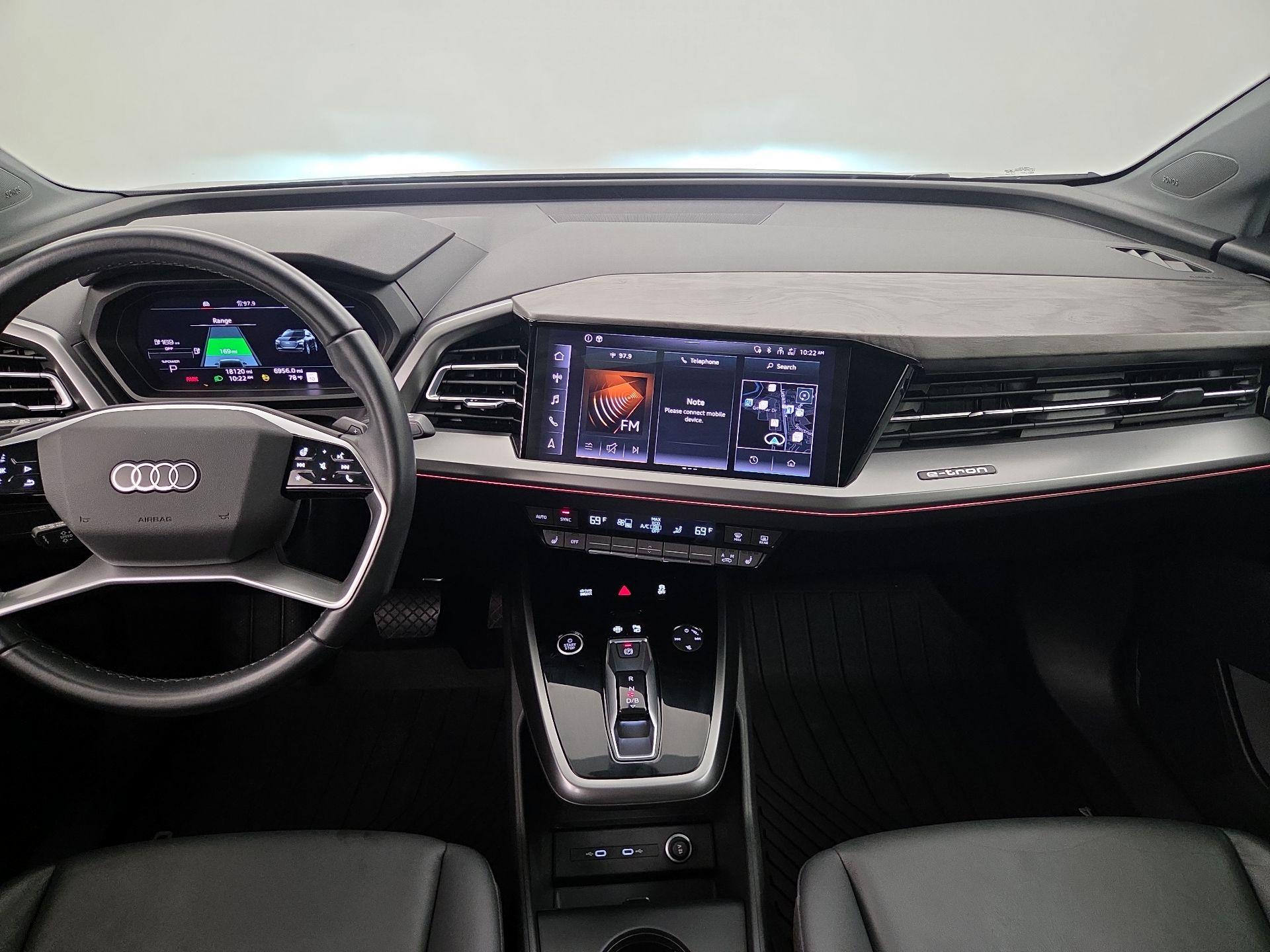 Thumbnail: 2023 Audi Q4 e-tron - 9
