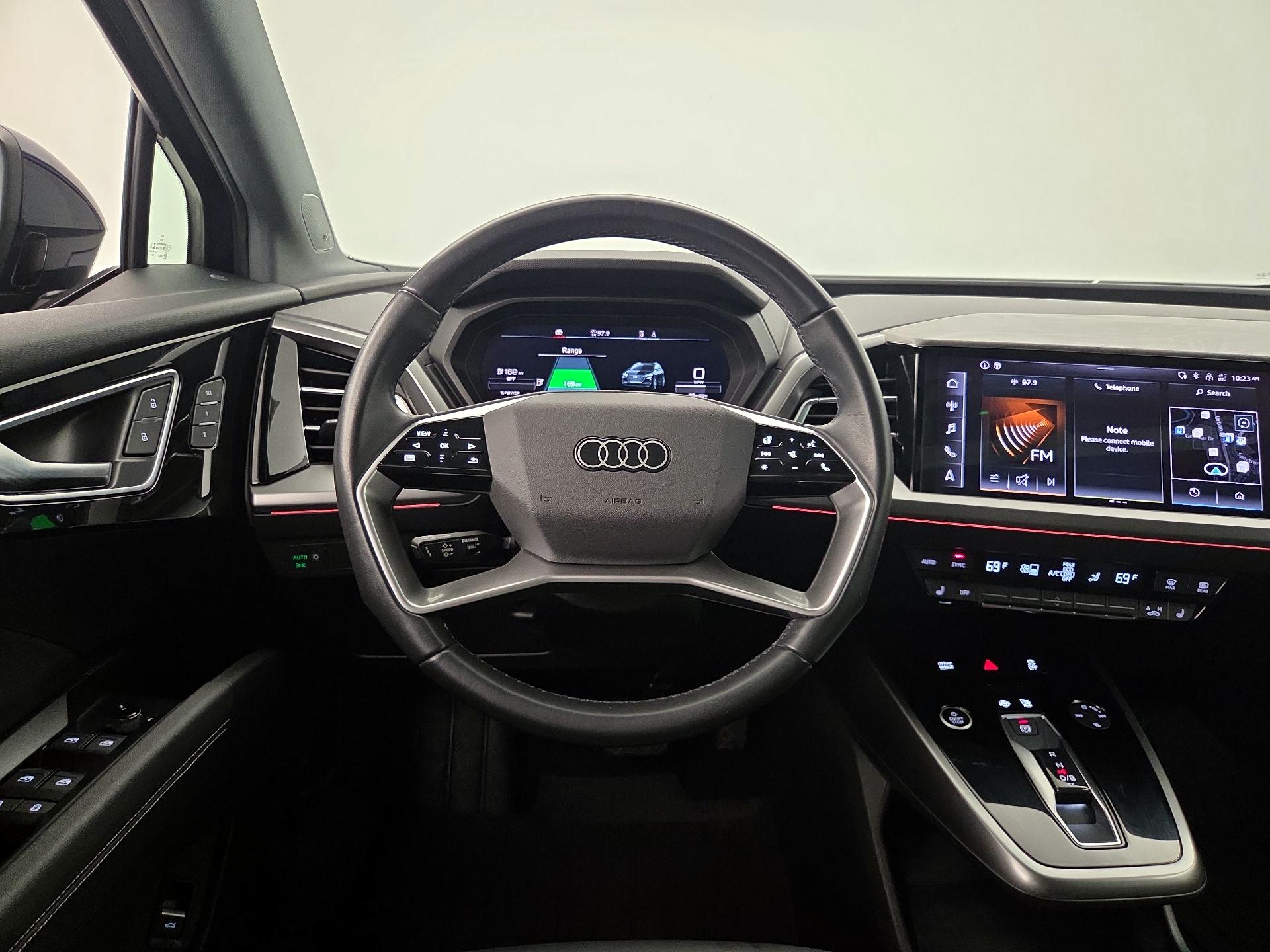 Thumbnail: 2023 Audi Q4 e-tron - 10